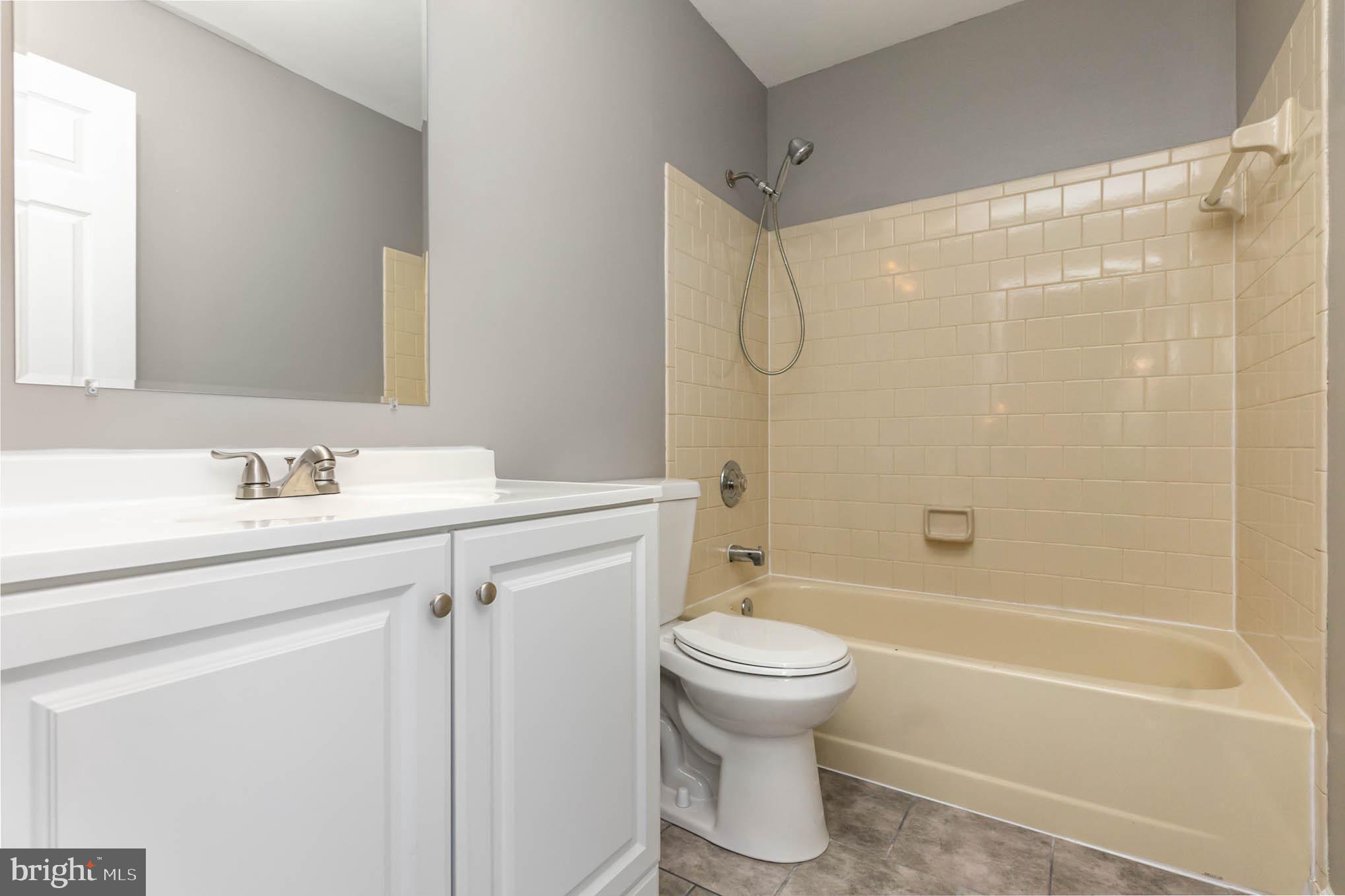 CONSTANT FRIENDSHIP - Residential Lease