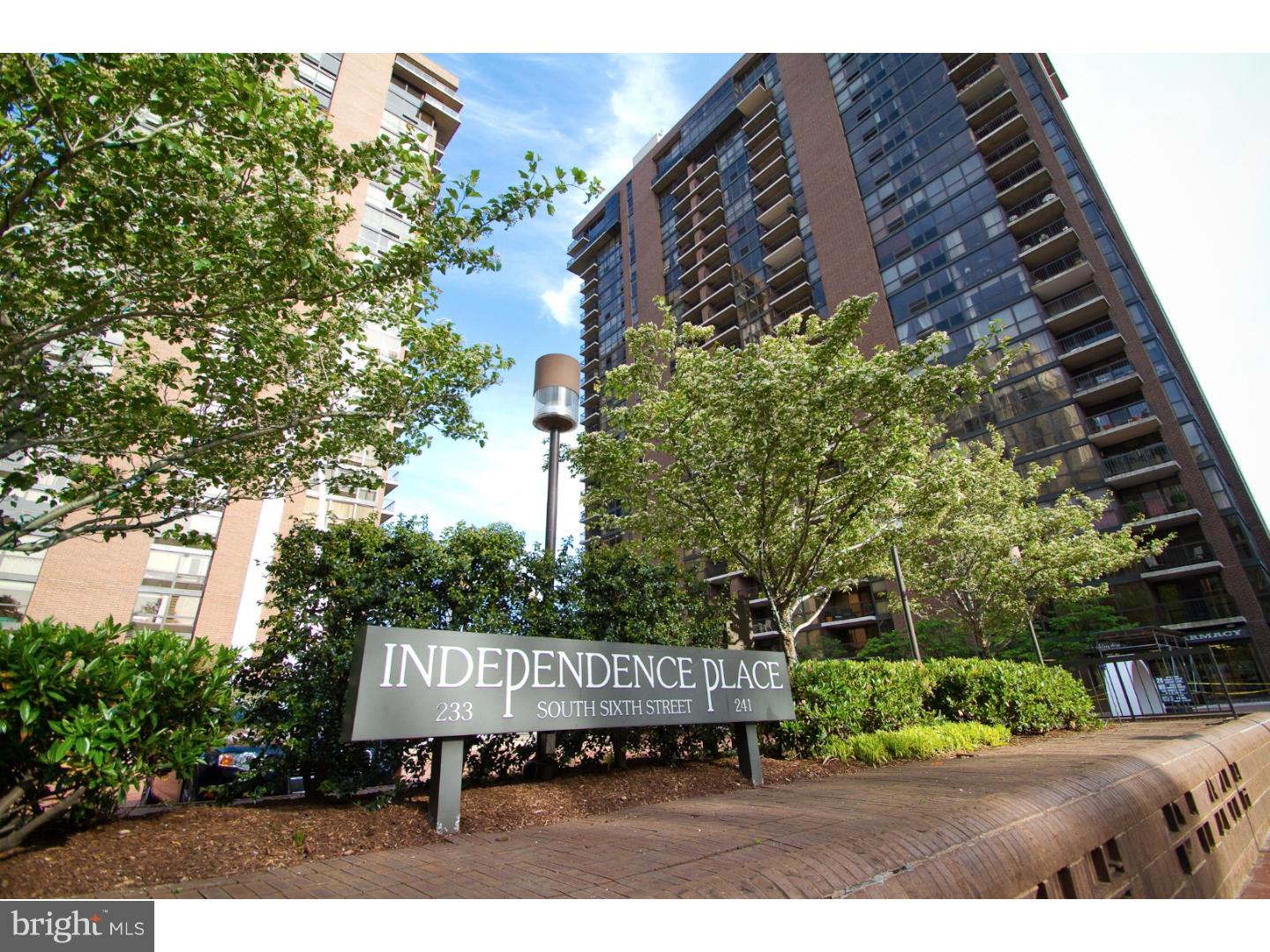 Beautiful 1 bedroom, 1 bath condominium at Independence Place on Washington Square Park! Front eat-in kitchen with mostly stainless steel appliances and plenty of cabinetry. Wide open living room and dining room with north-facing balcony. The bedroom is spacious with oversized window. Spacious updated bathroom. Location in Independence Place, just off historic Washington Square Park, convenient to Penns Landing, shops, restaurants, and more. Available 7/30.