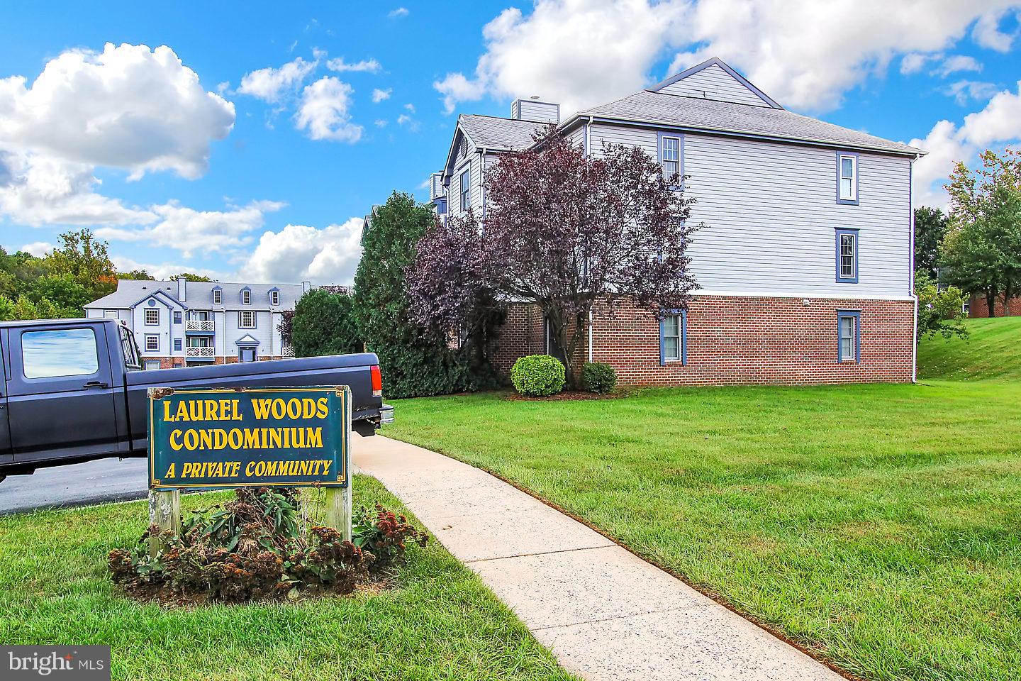 LAUREL WOODS - Residential