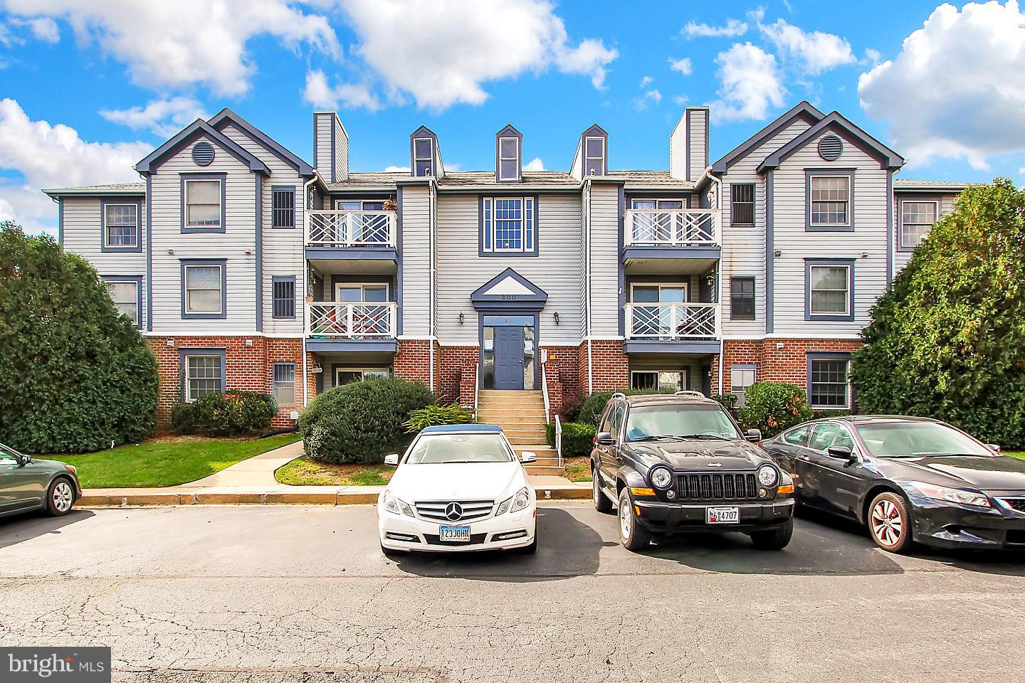 LAUREL WOODS - Residential