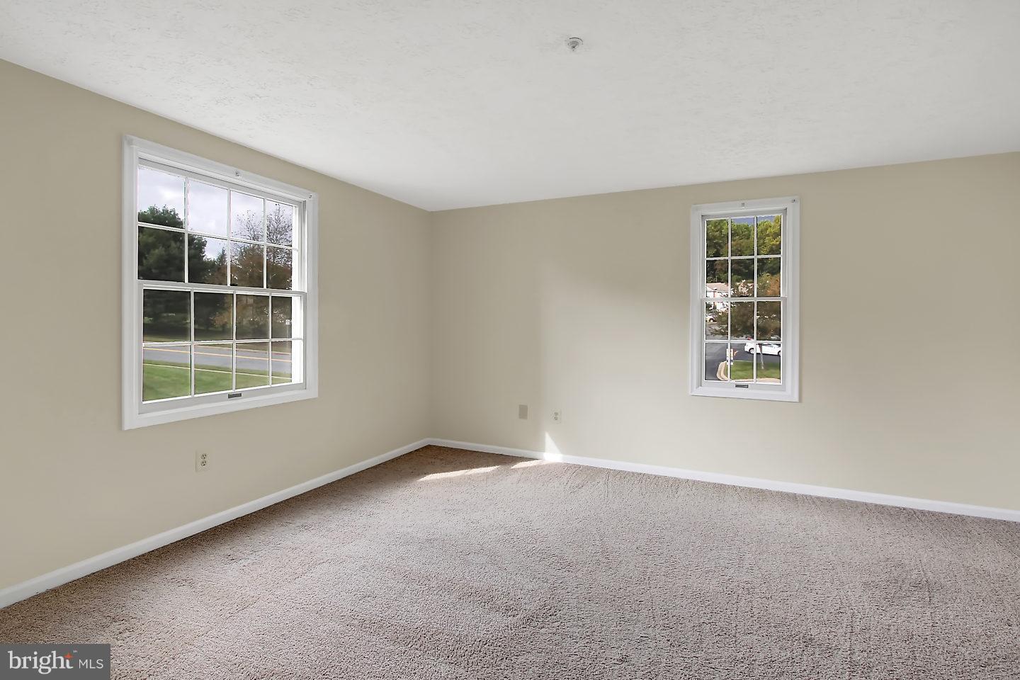 LAUREL WOODS - Residential