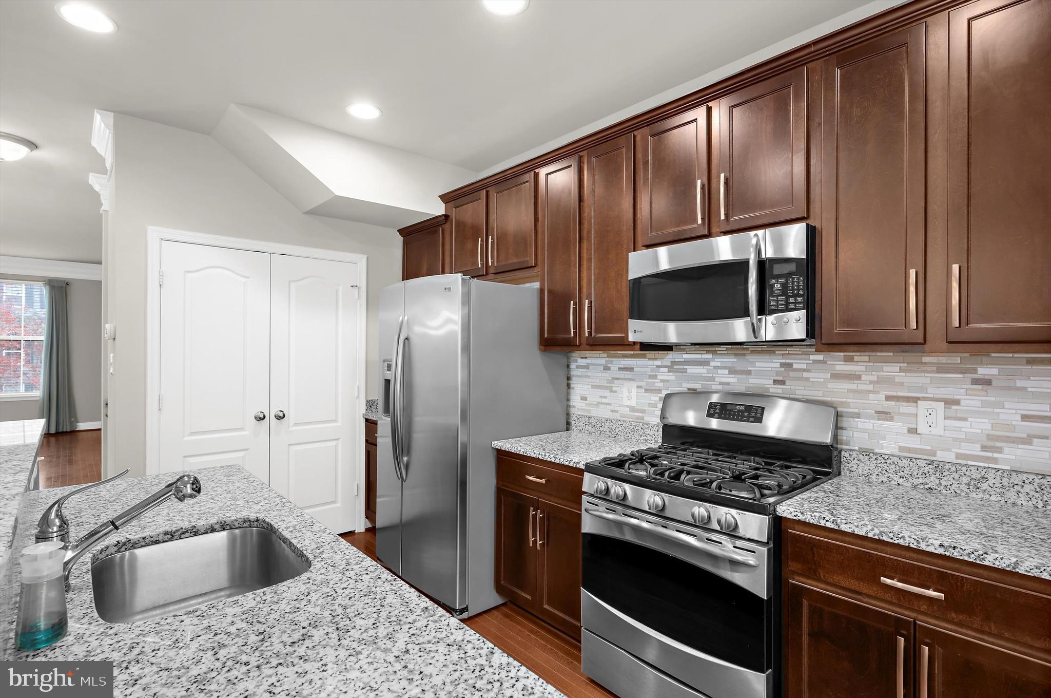 VILLAGE GREENS - Residential