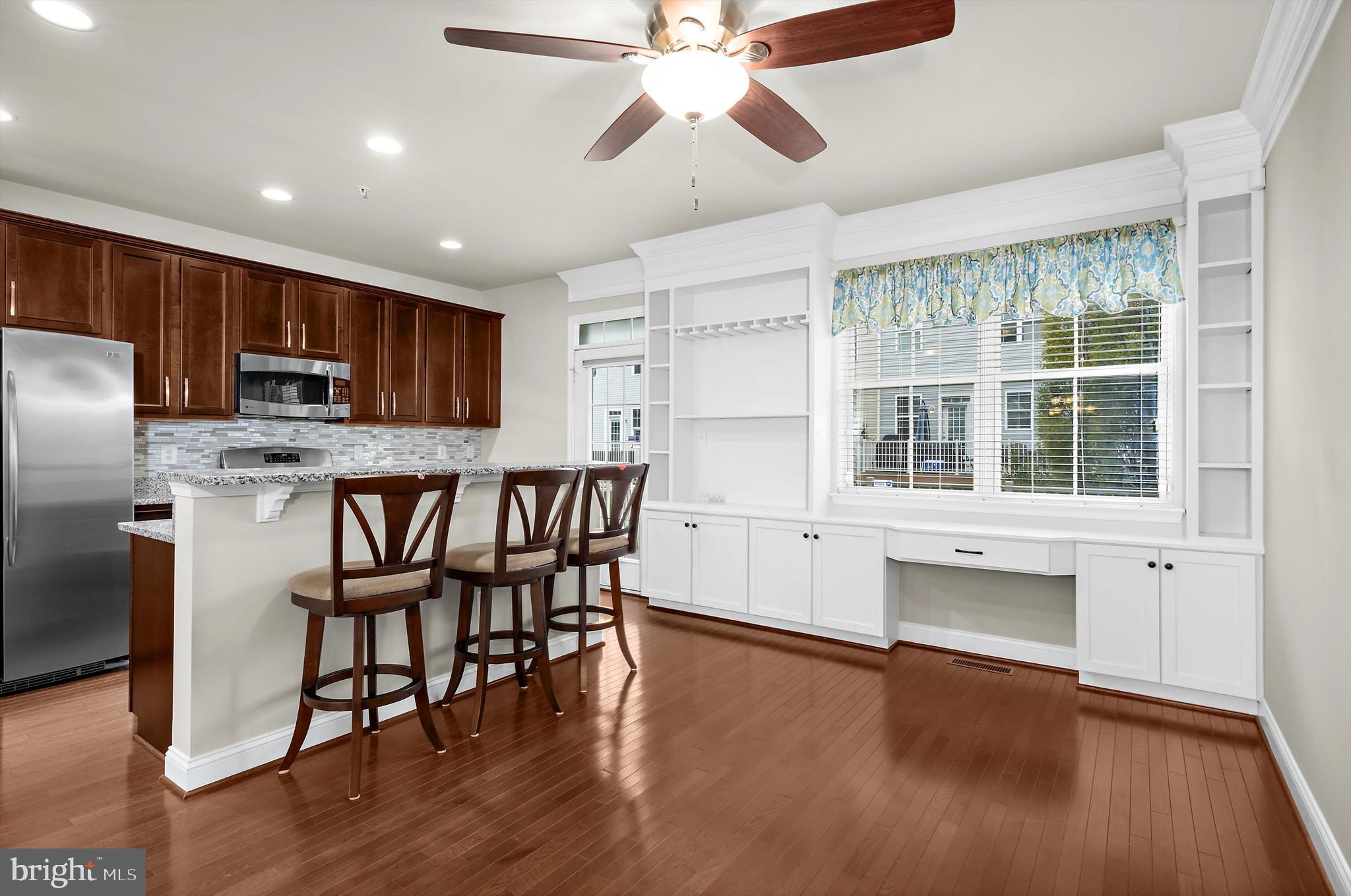 VILLAGE GREENS - Residential