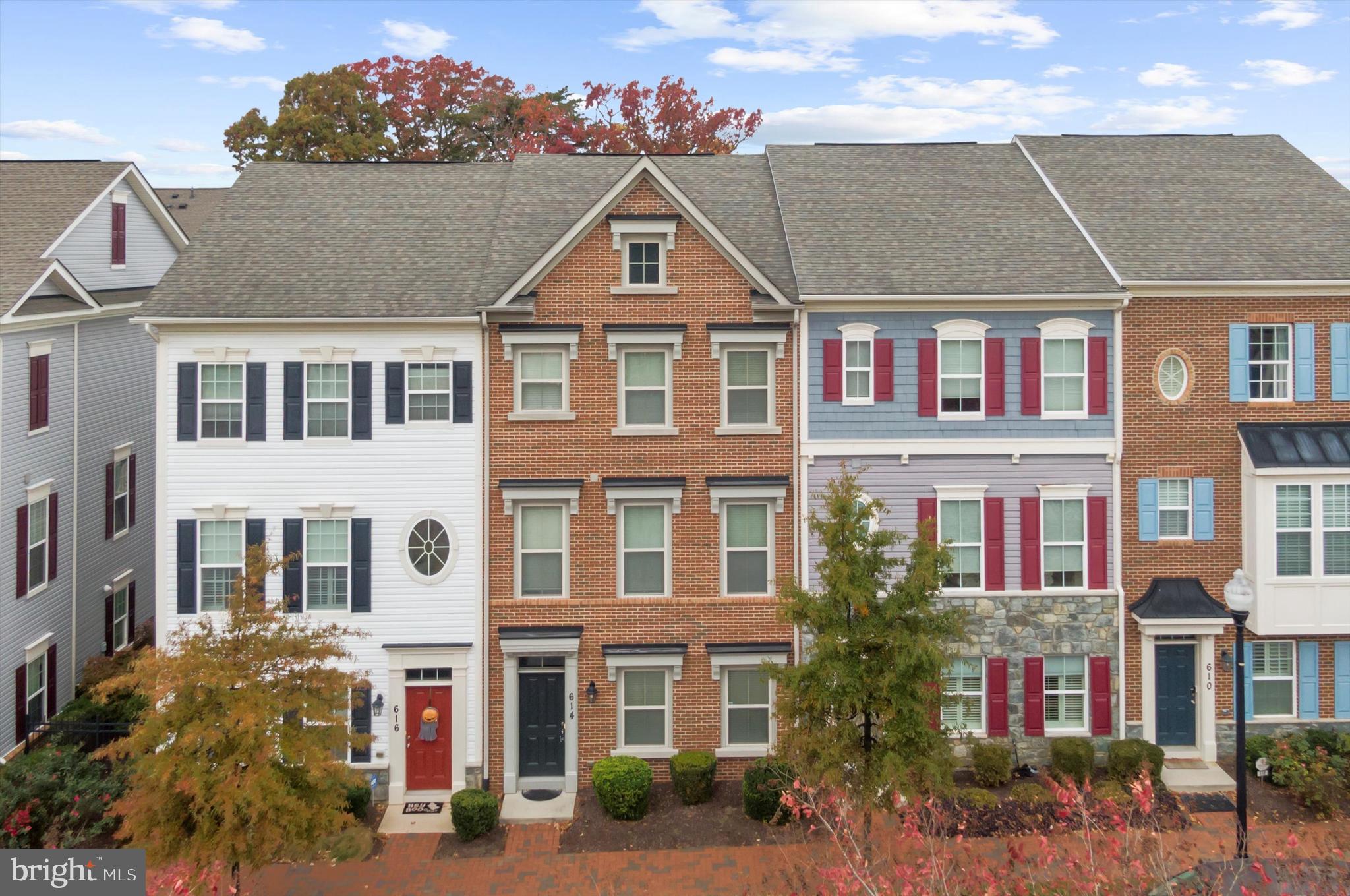 VILLAGE GREENS - Residential