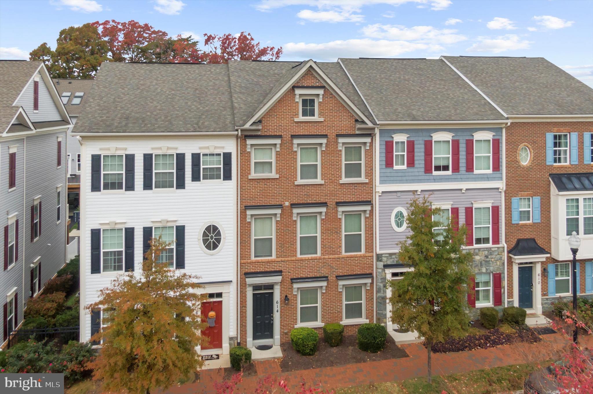 VILLAGE GREENS - Residential