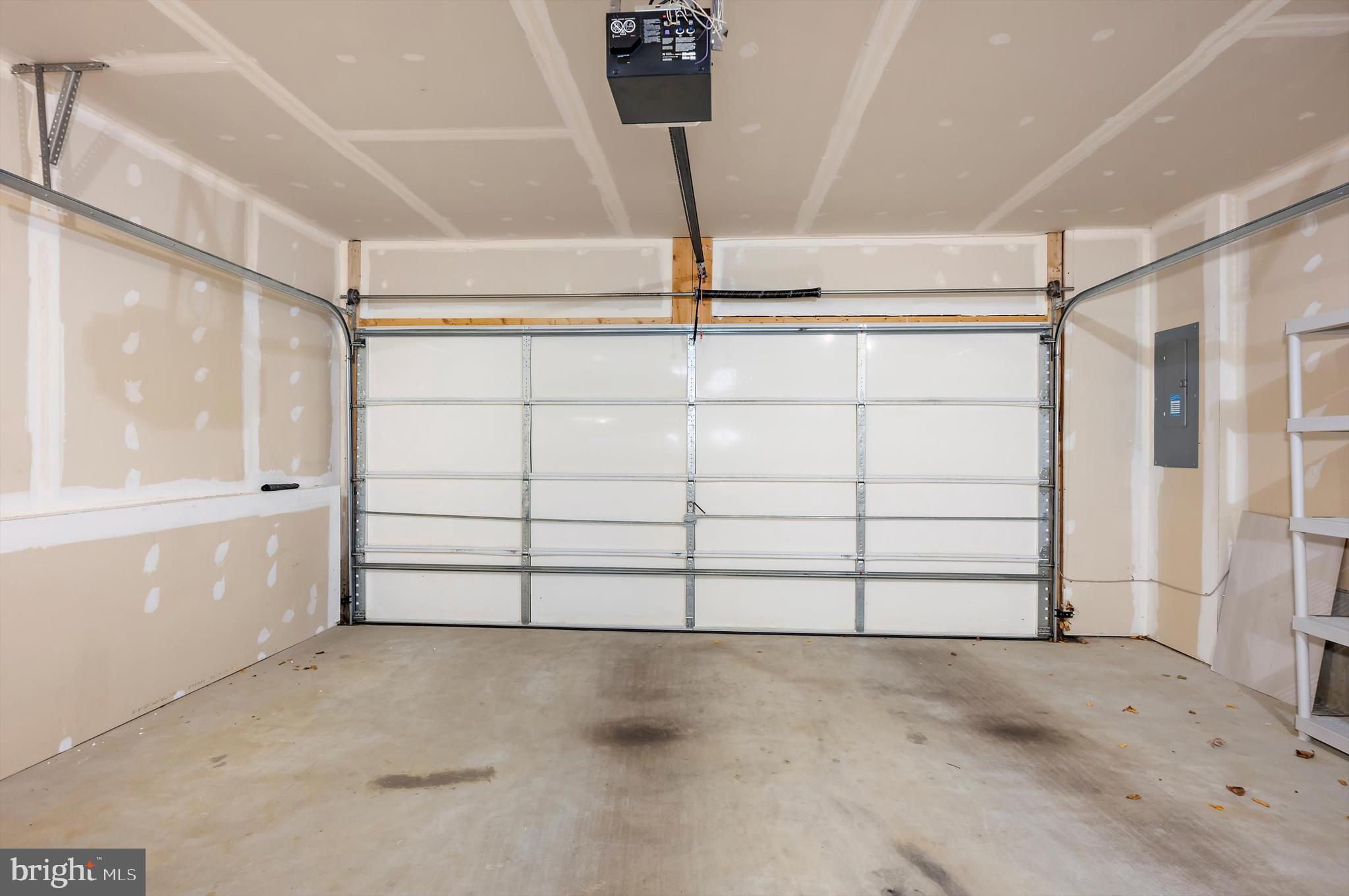 VILLAGE GREENS - Residential