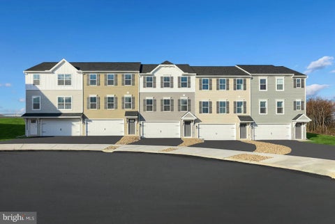 Townhouse For Sale - 136 Isabella Circle #LOT 208<br/> BELLEFONTE, PA 16823