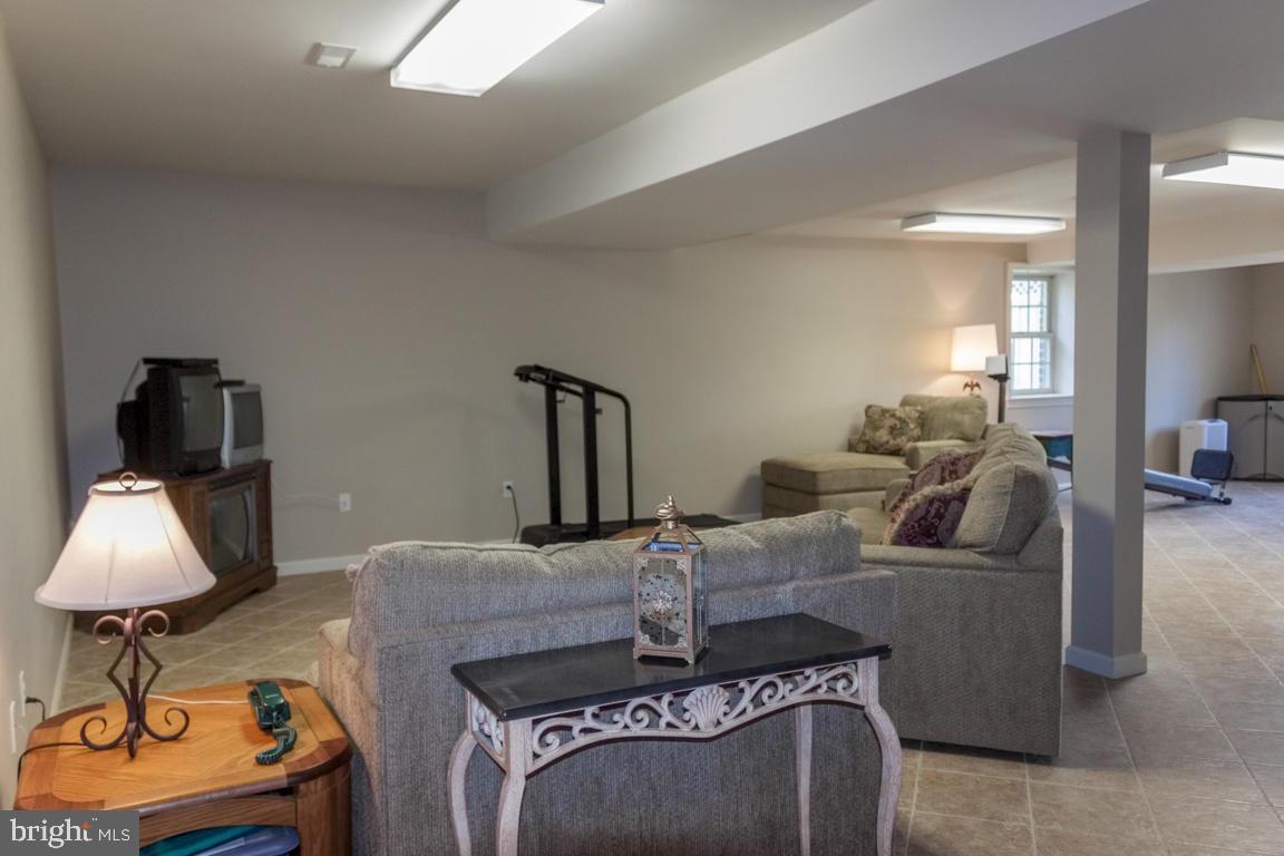 EAST HEMPFIELD - Residential