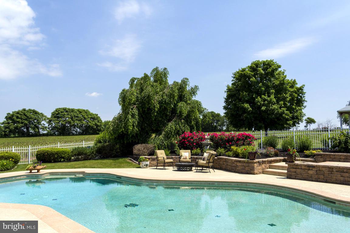 EAST HEMPFIELD - Residential