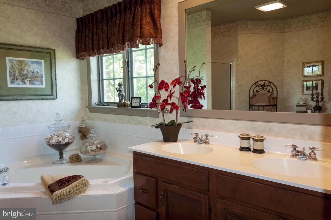 EAST HEMPFIELD - Residential