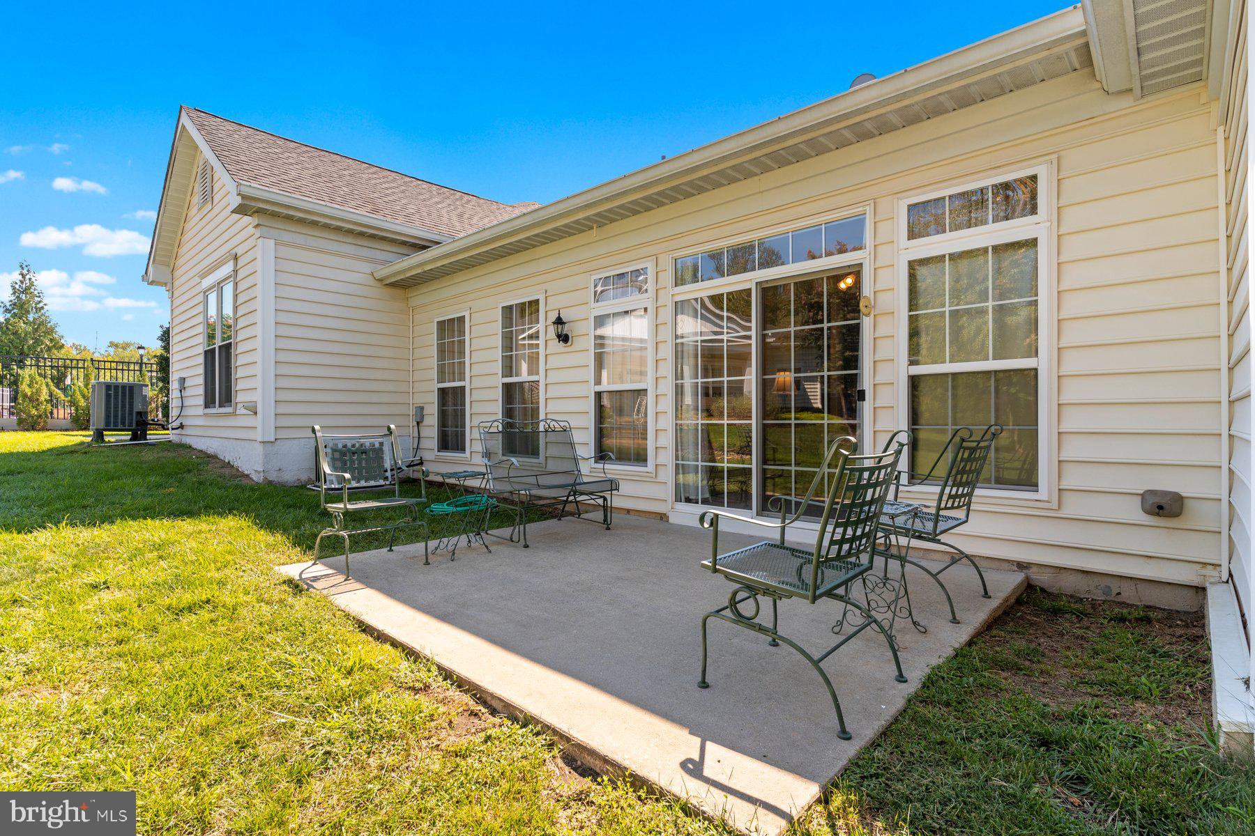 230 WILLIAMSBURG CIRCLE