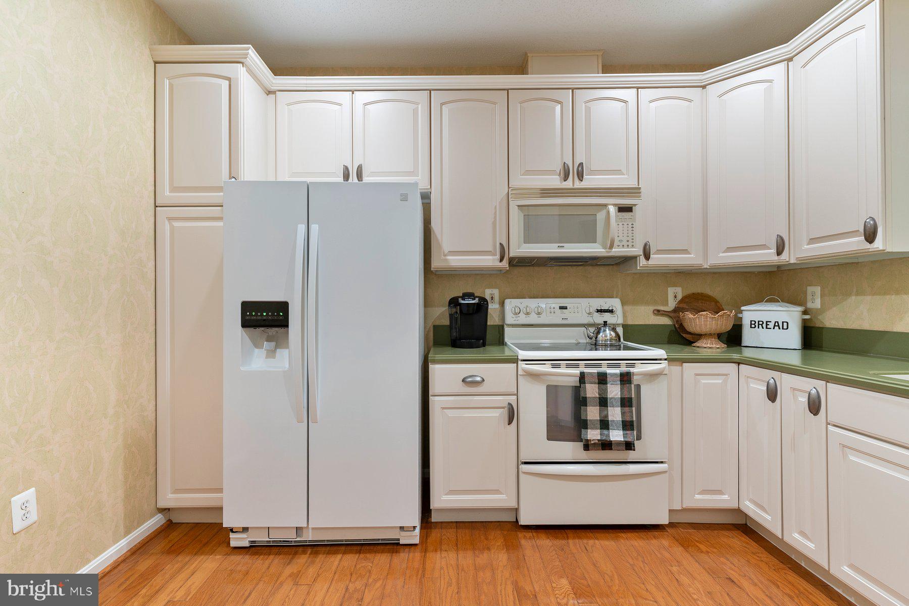 230 WILLIAMSBURG CIRCLE