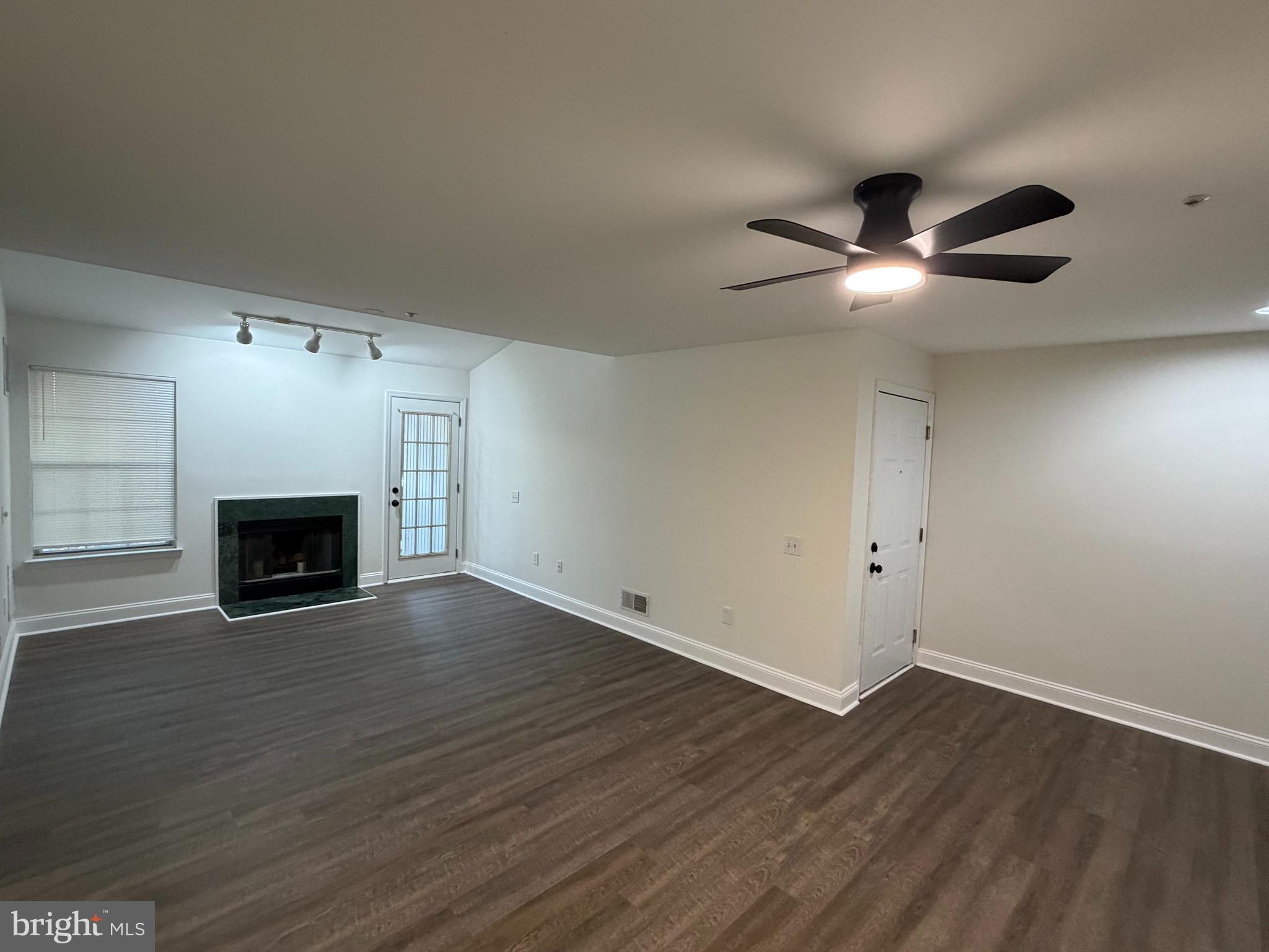 2009 WATERS EDGE DRIVE