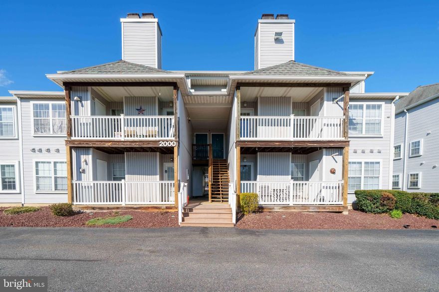 Completely renovated 3 bedroom 2 bathroom condo in Waters Edge is available for a reasonable price based on size, location, and home condition.   This home features new countertops and sink, new flooring throughout, freshly painted, new light fixtures and ceiling fans, and so many more upgrades.   This home is truly like new,   The locations offers easy access to all the city has to offer.   For this price in this community, this home will likely not wait, so don't you wait either...  Great first home, or investment property with a very nice, functional floor plan.   Don't wait on this one, call today!