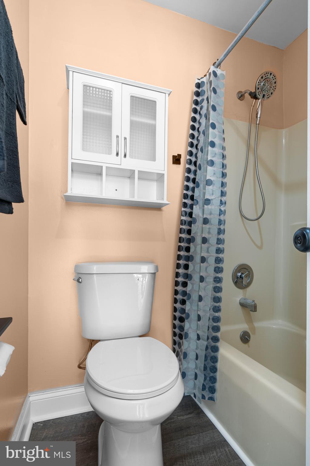 WATERS EDGE - Residential