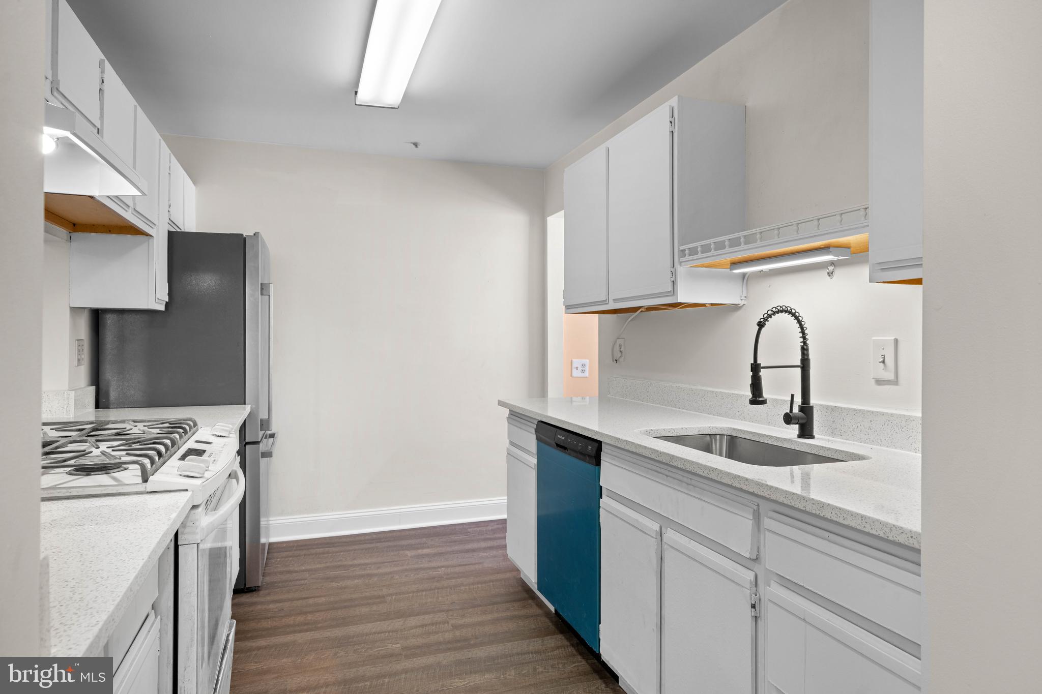 WATERS EDGE - Residential