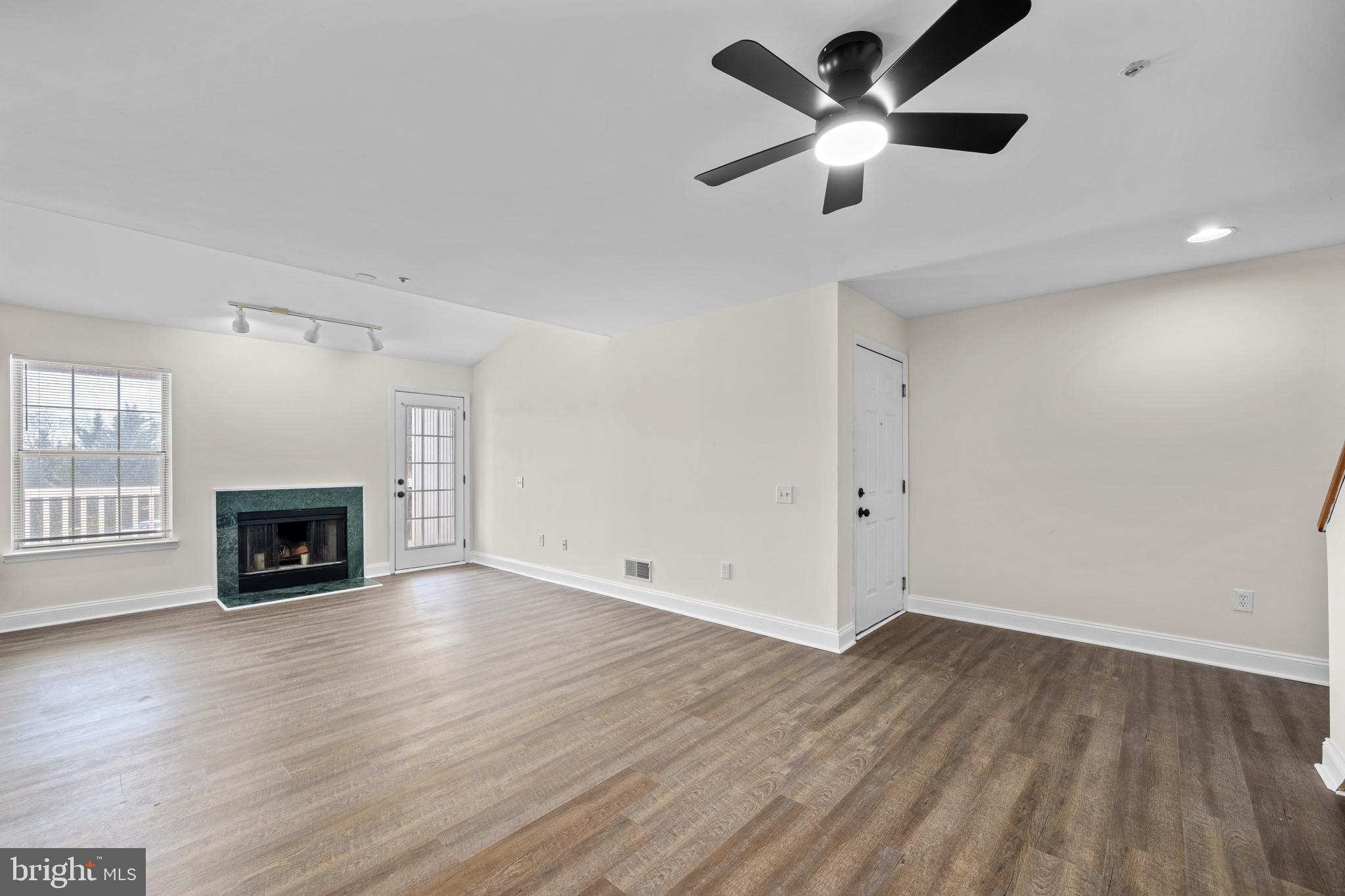 WATERS EDGE - Residential