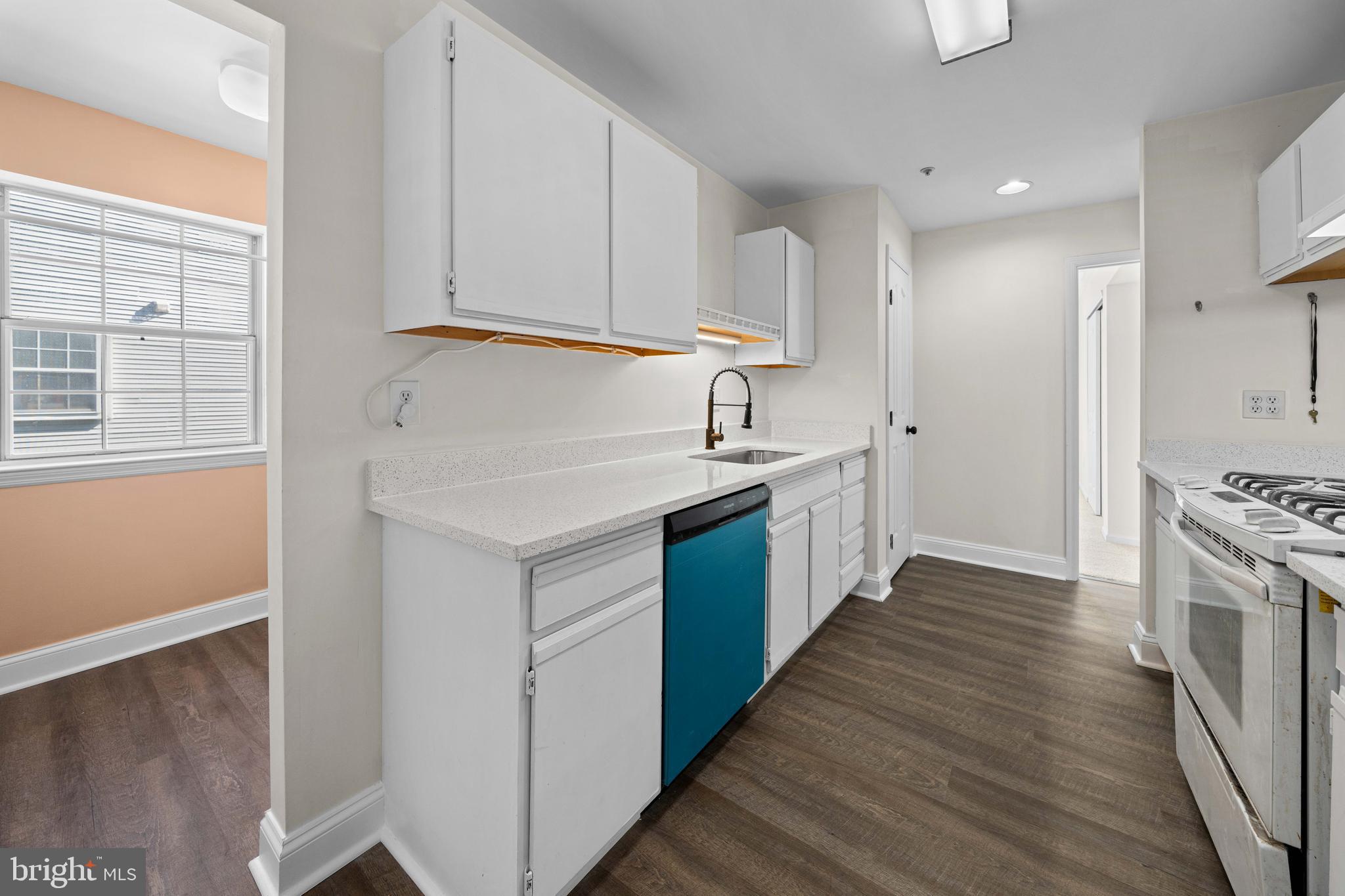 WATERS EDGE - Residential