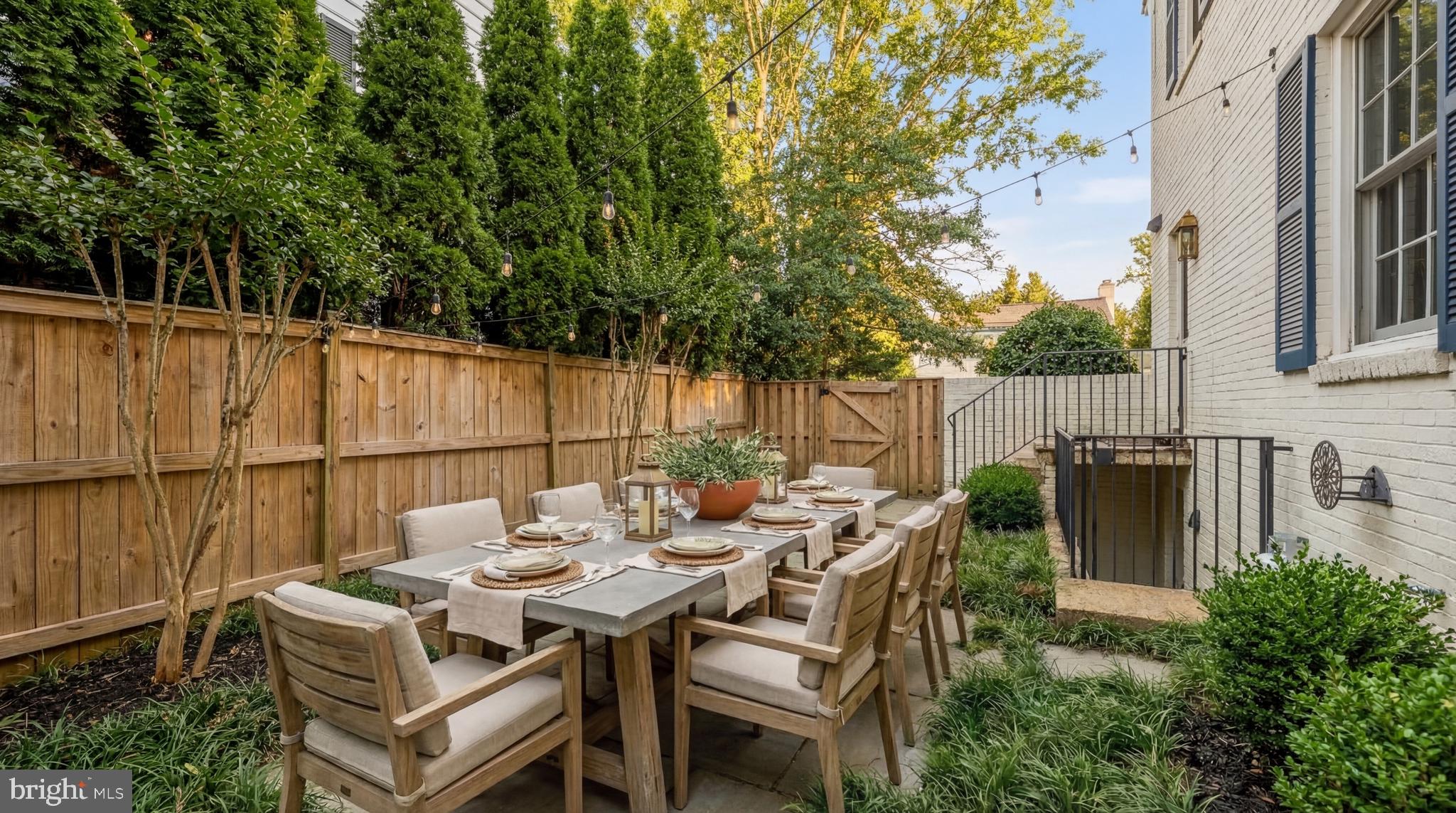 WESTMORELAND HILLS - Residential