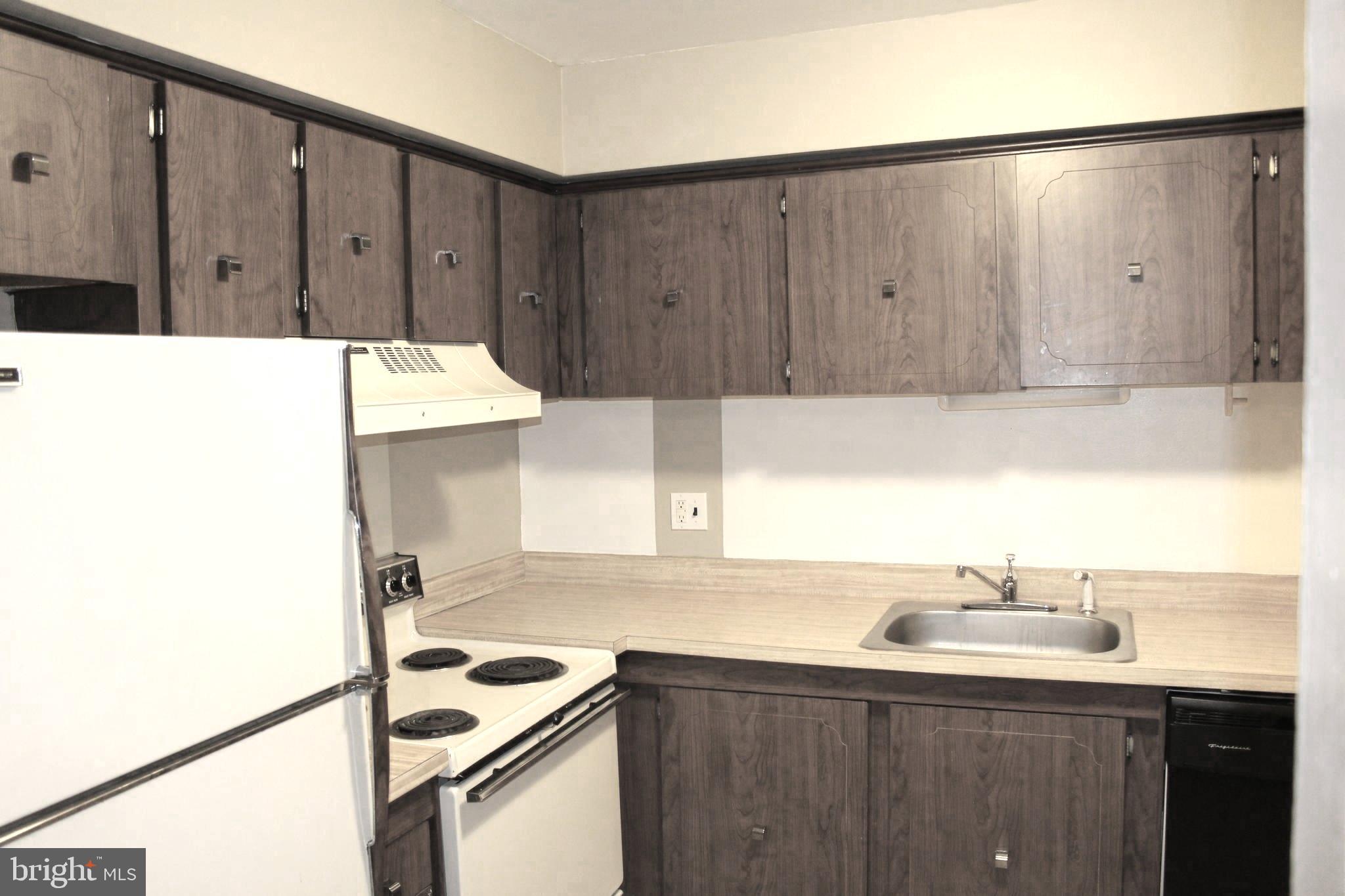 GYPSY LANE CONDOS - Residential Lease