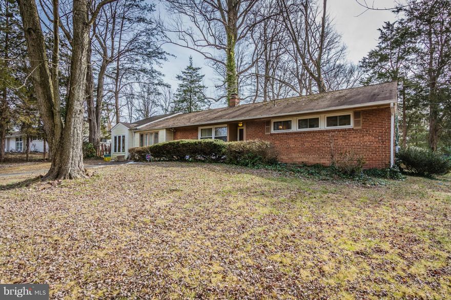 Excellent opportunity to make this home your own! A charming 3 BR 2 BA single-family home in the heart of Springfield with bonus room/den. Huge backyard, corner lot, upgraded kitchen, and so much more! 5 minutes from 495, 395, and 95, 10 minutes from Metro, 10 minutes from the new Springfield Town Center, nearby bus routes to VRE and Tysons. Schedule your tour today!