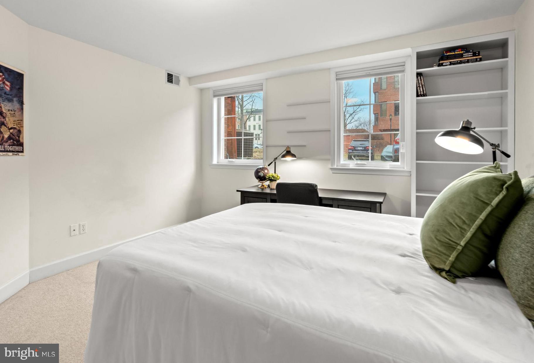 RIVERTON - Residential Lease