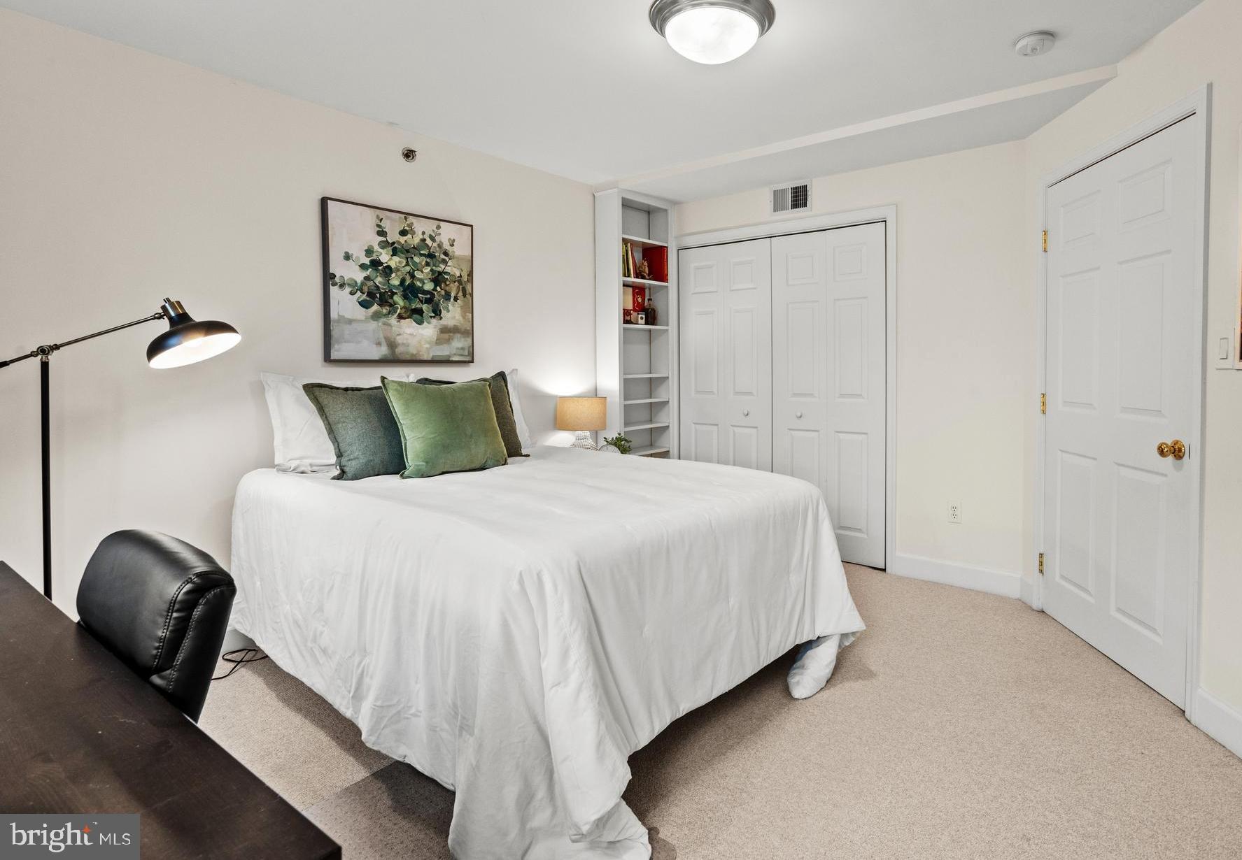 RIVERTON - Residential Lease