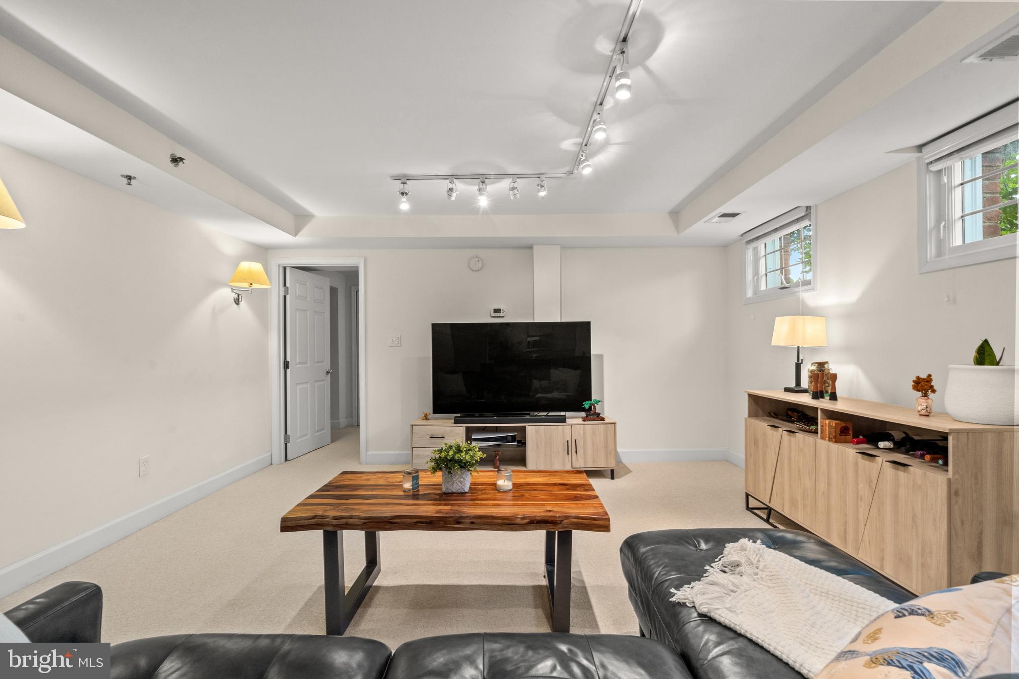 RIVERTON - Residential Lease