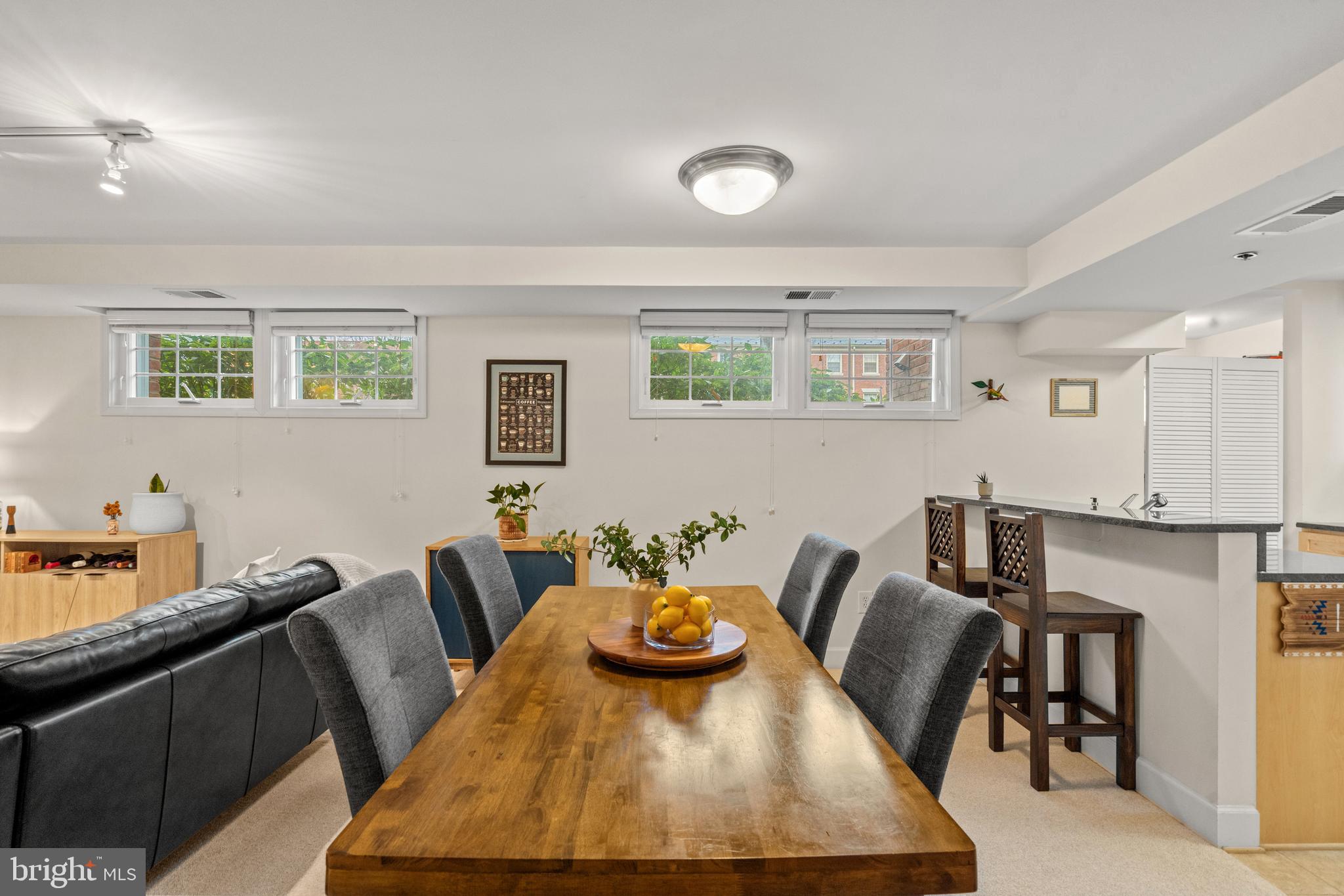 RIVERTON - Residential Lease