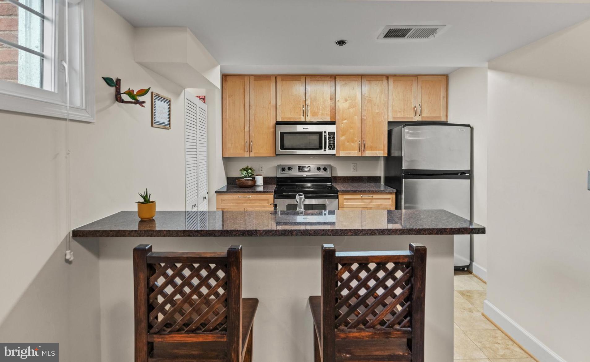 RIVERTON - Residential Lease