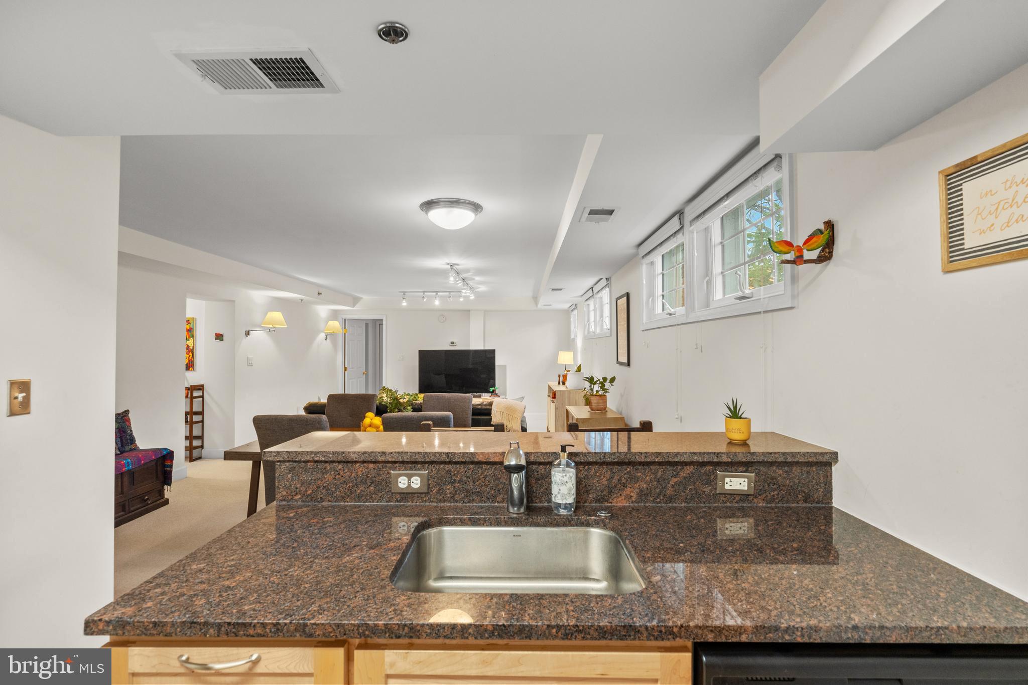 RIVERTON - Residential Lease