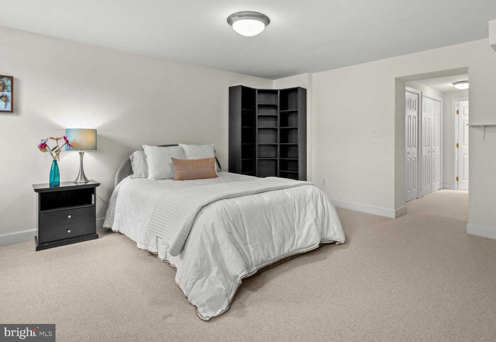 RIVERTON - Residential Lease