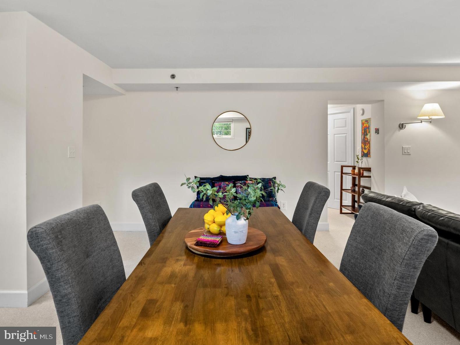 RIVERTON - Residential Lease