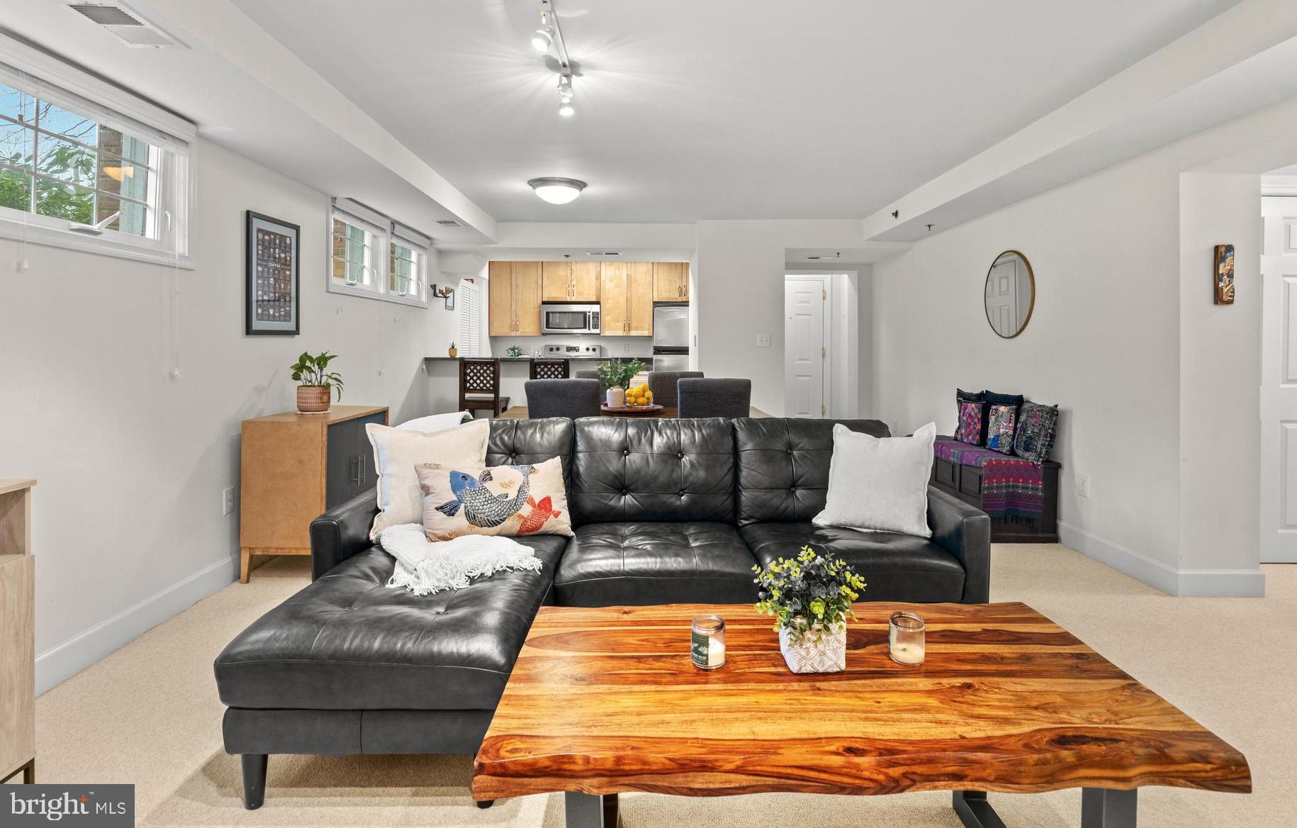 RIVERTON - Residential Lease