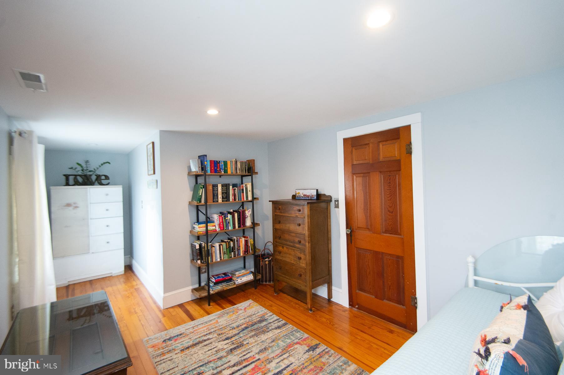 SUNNYSIDE - Residential