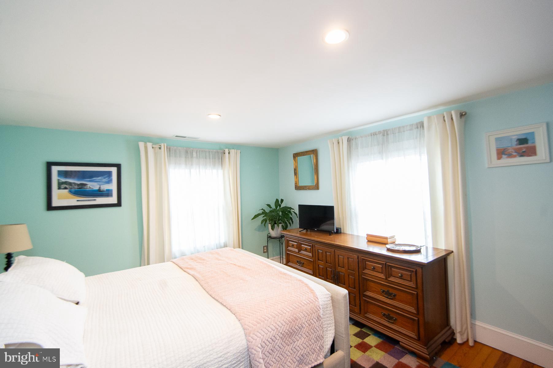 SUNNYSIDE - Residential