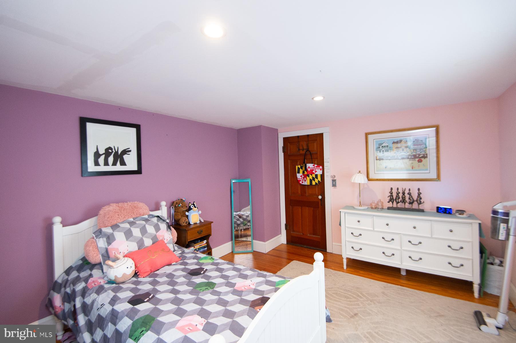 SUNNYSIDE - Residential