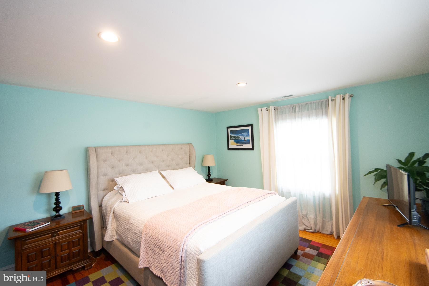 SUNNYSIDE - Residential