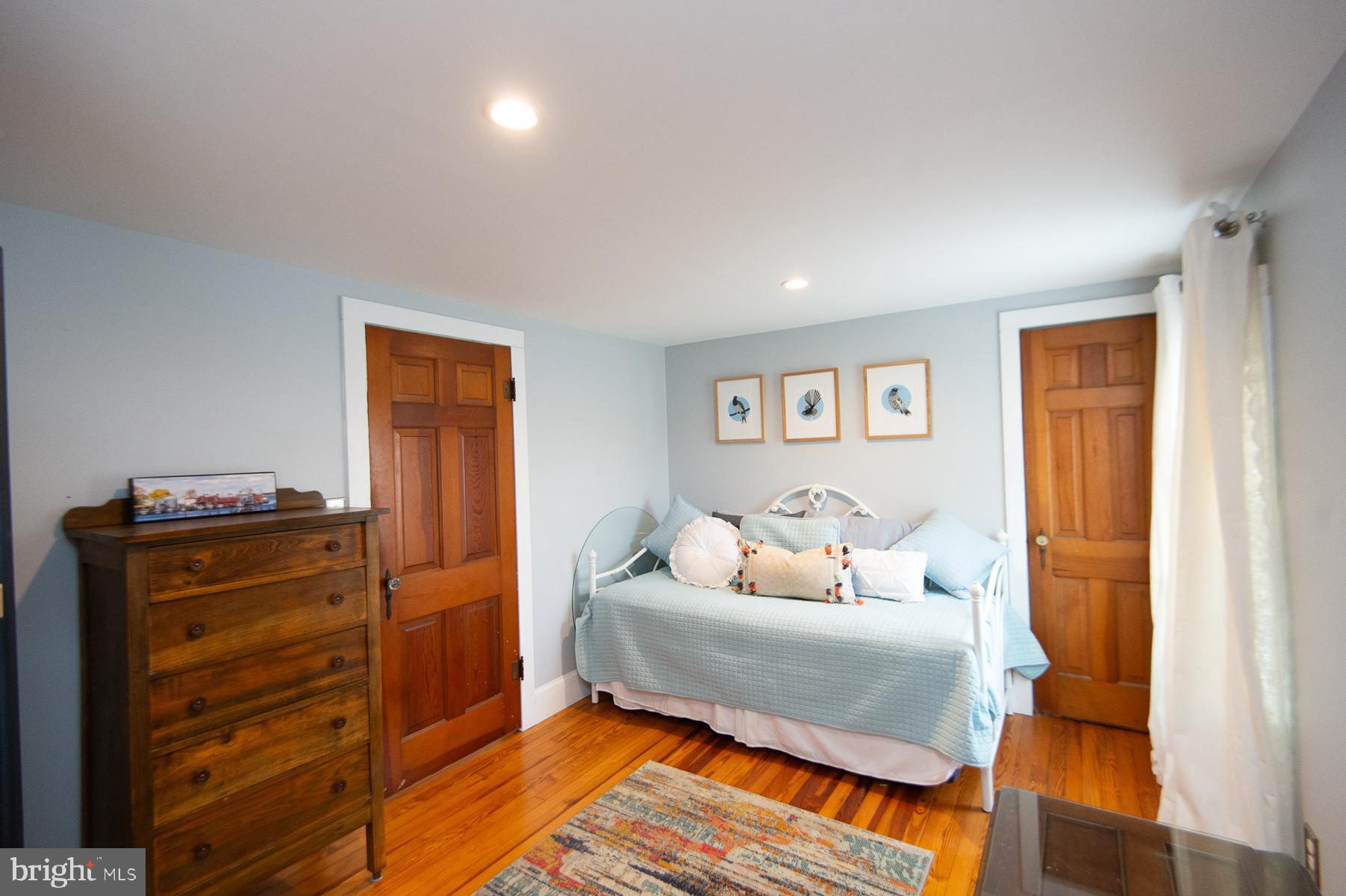 SUNNYSIDE - Residential