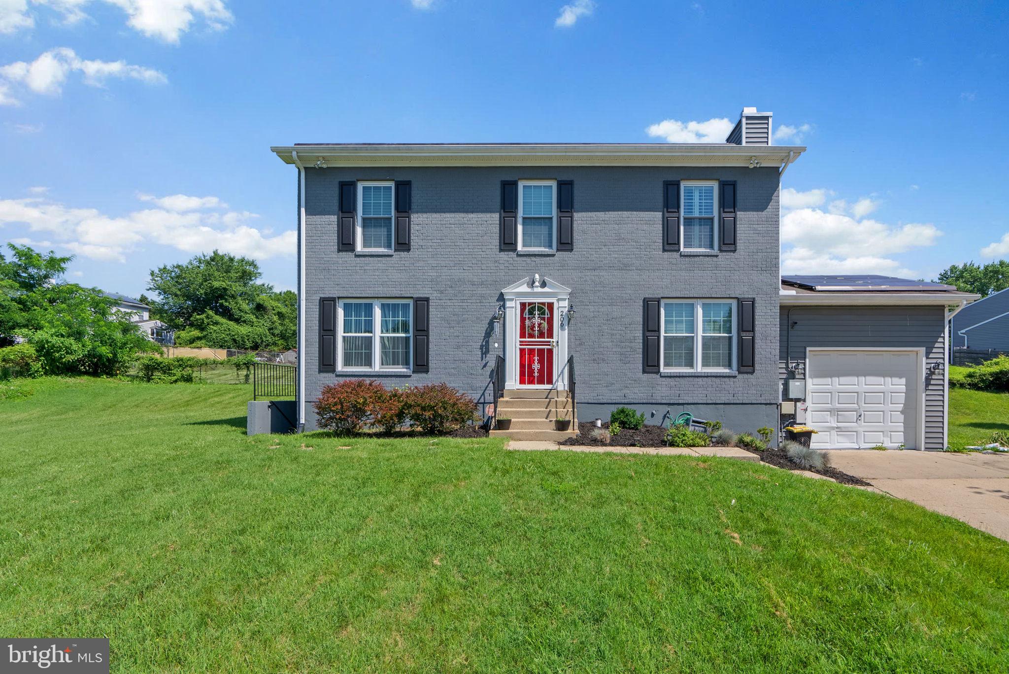 206 ROYAL OAK CIRCLE