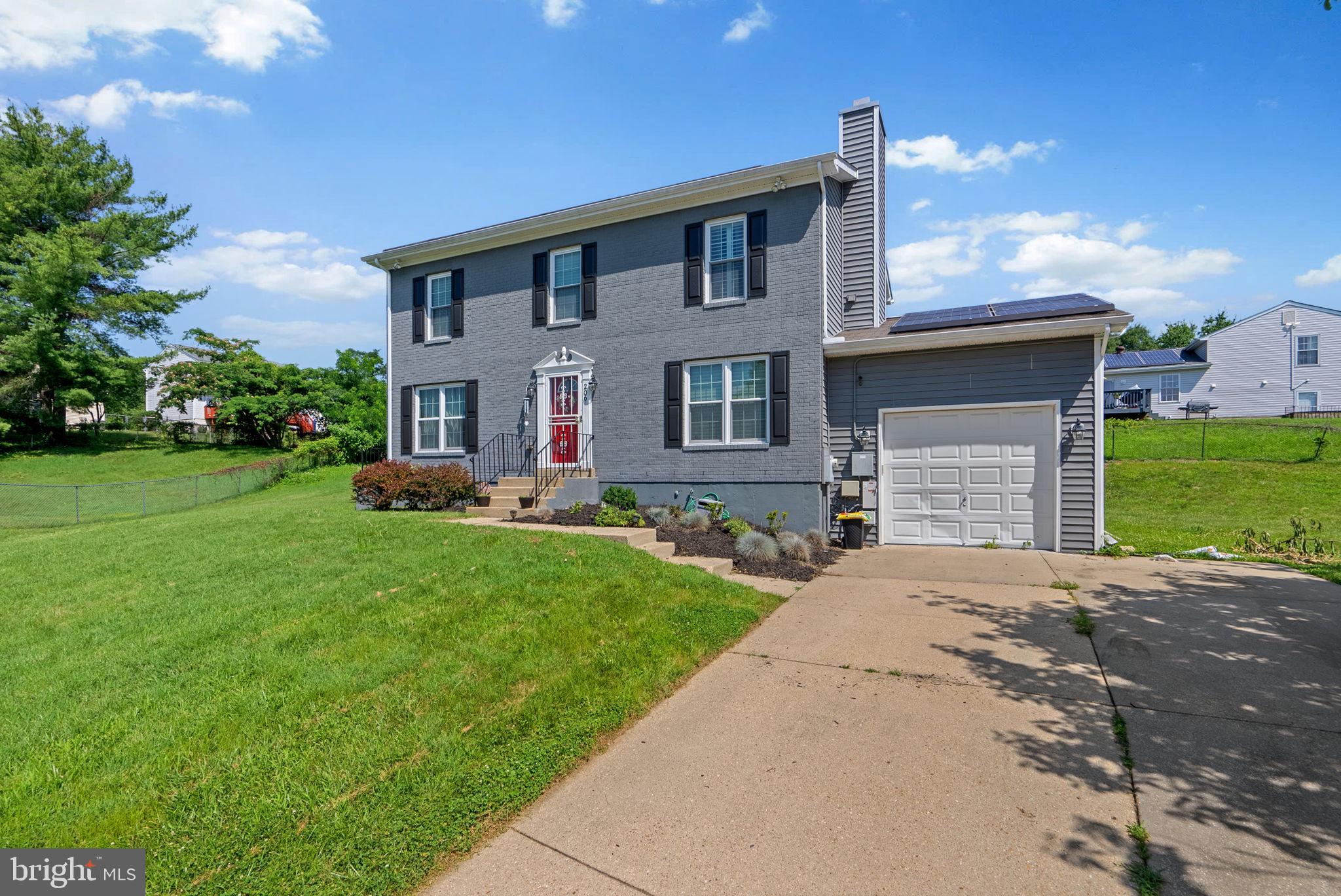 206 ROYAL OAK CIRCLE