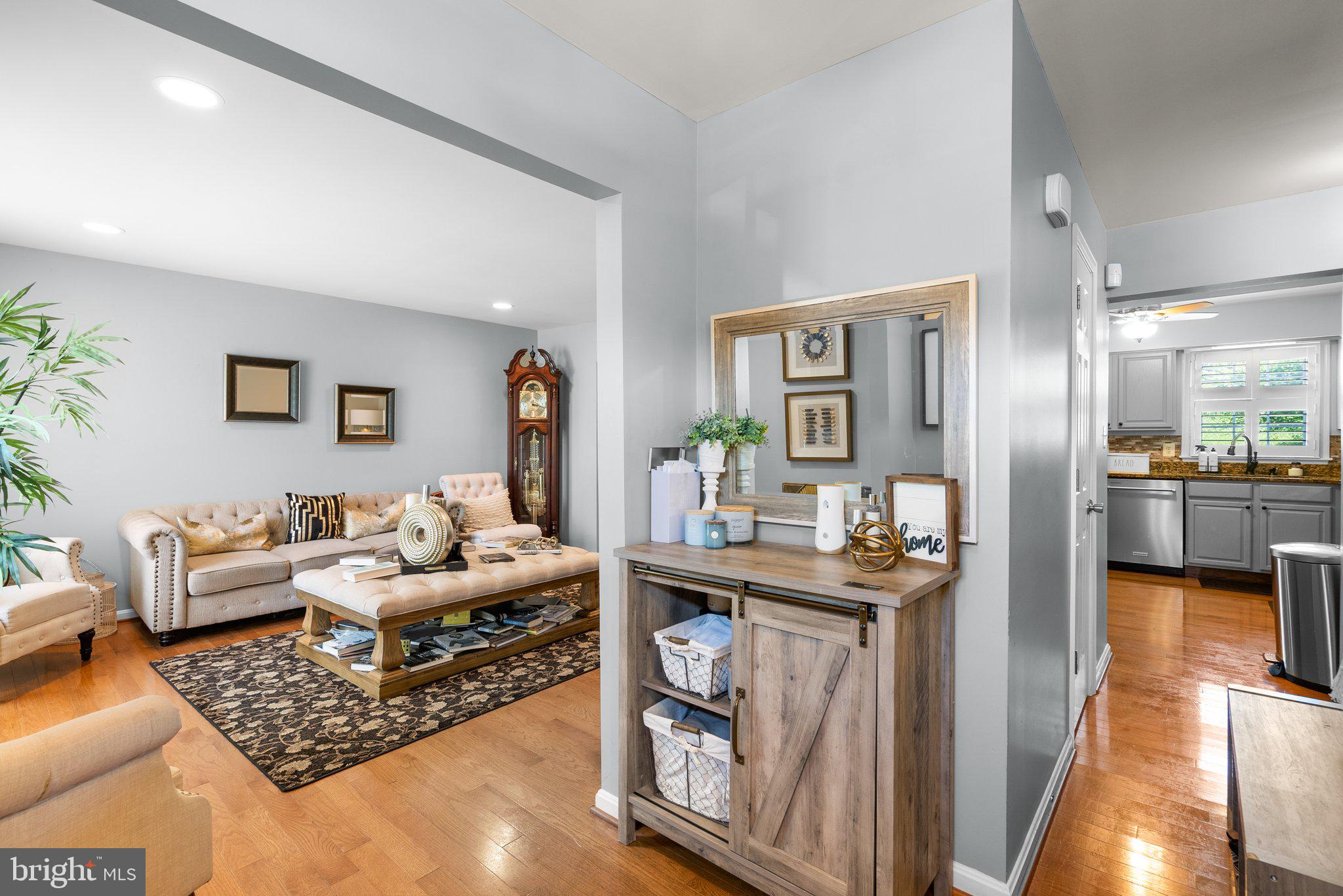 206 ROYAL OAK CIRCLE