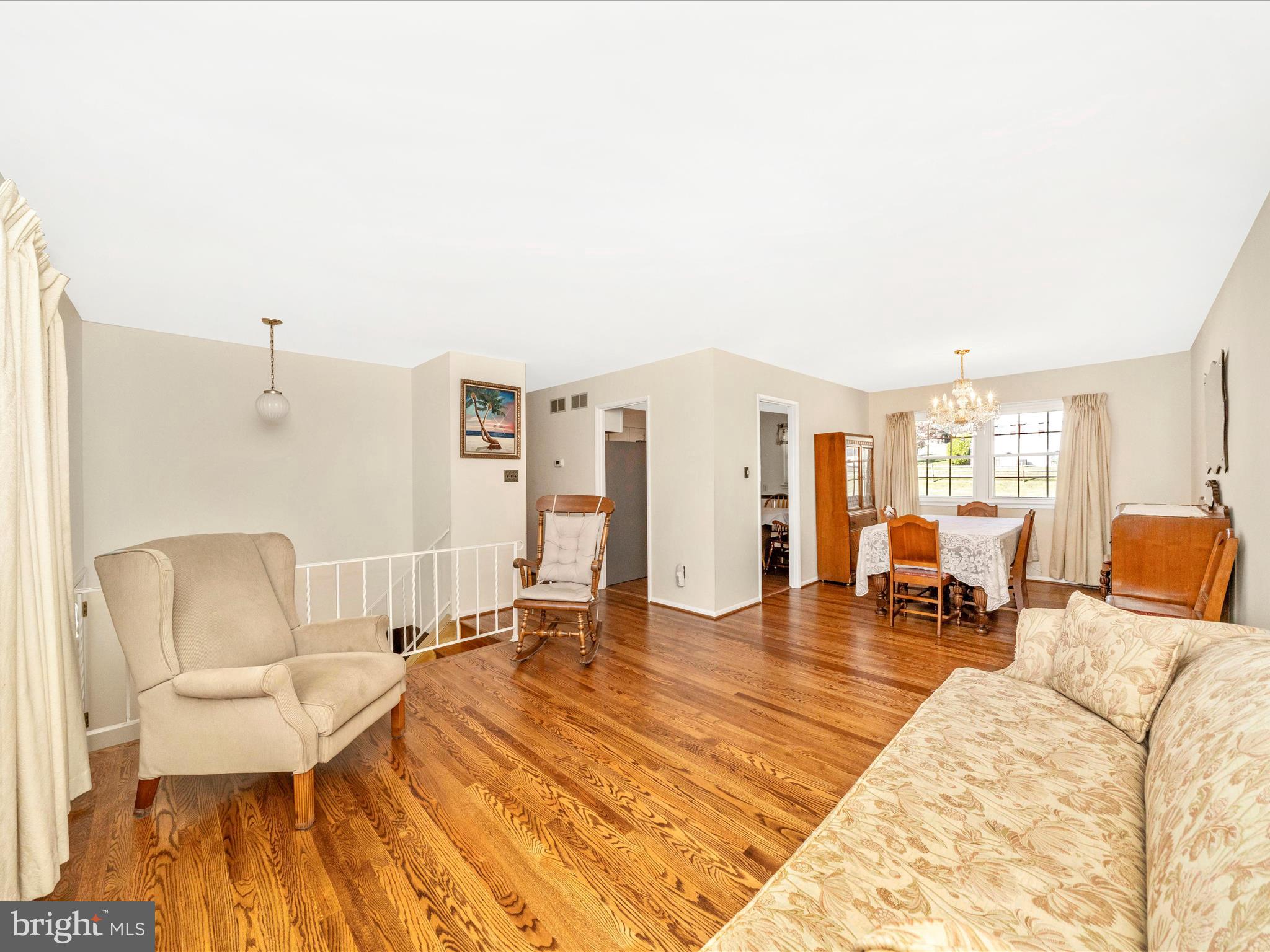 LAWNDALE ACRES - Residential