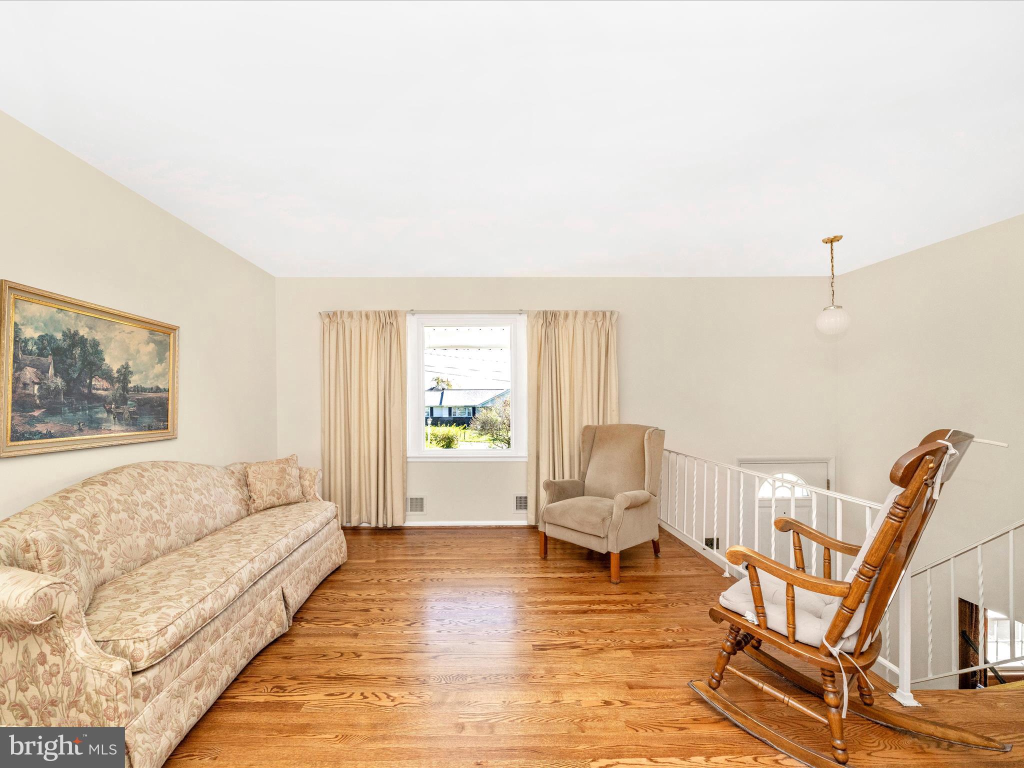 LAWNDALE ACRES - Residential