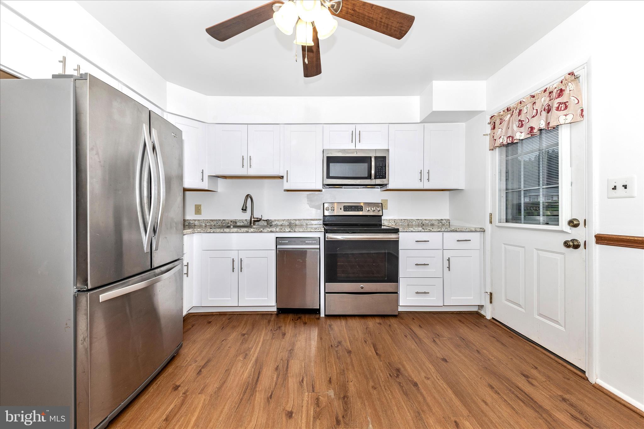 LAWNDALE ACRES - Residential