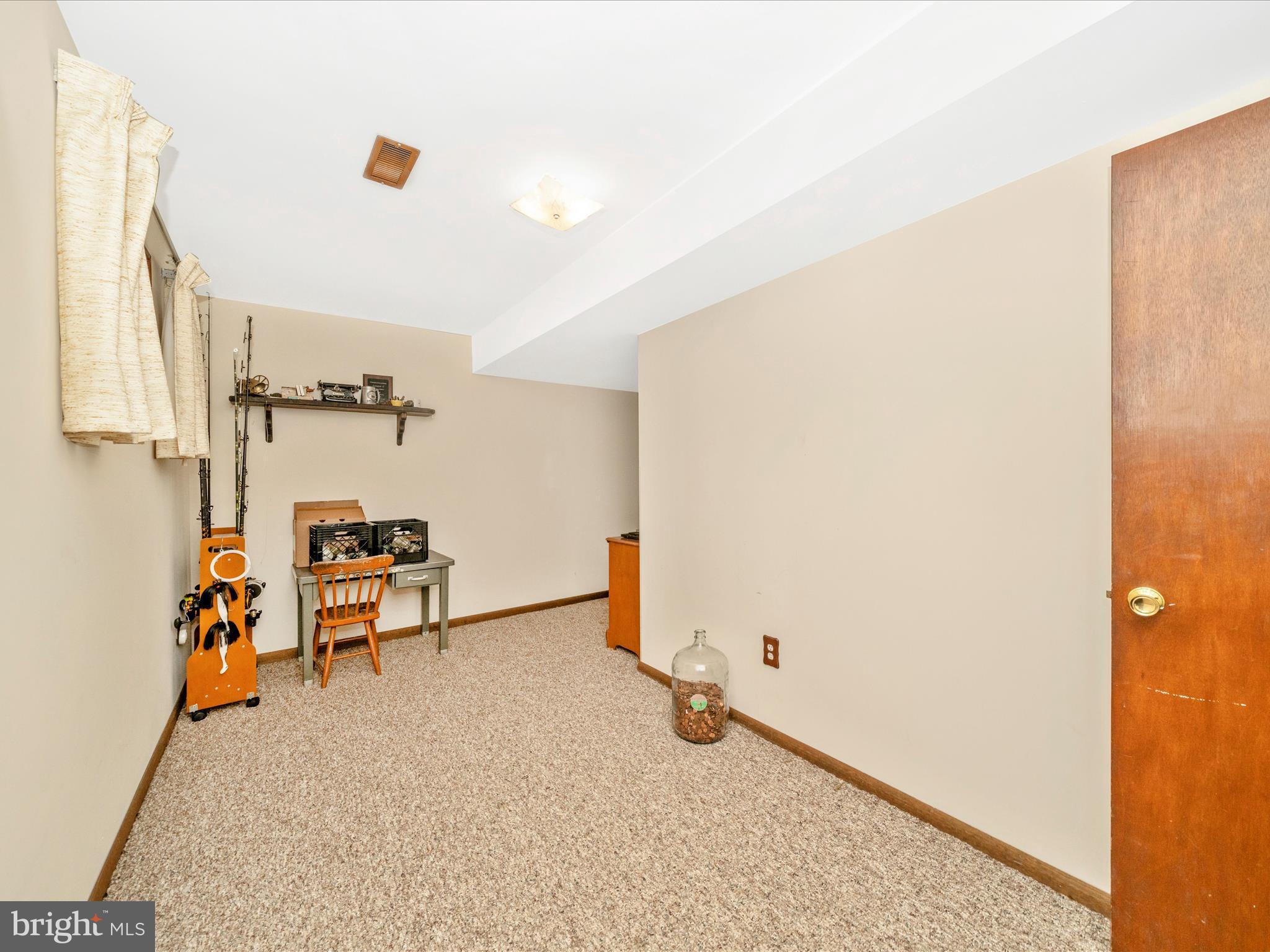 LAWNDALE ACRES - Residential