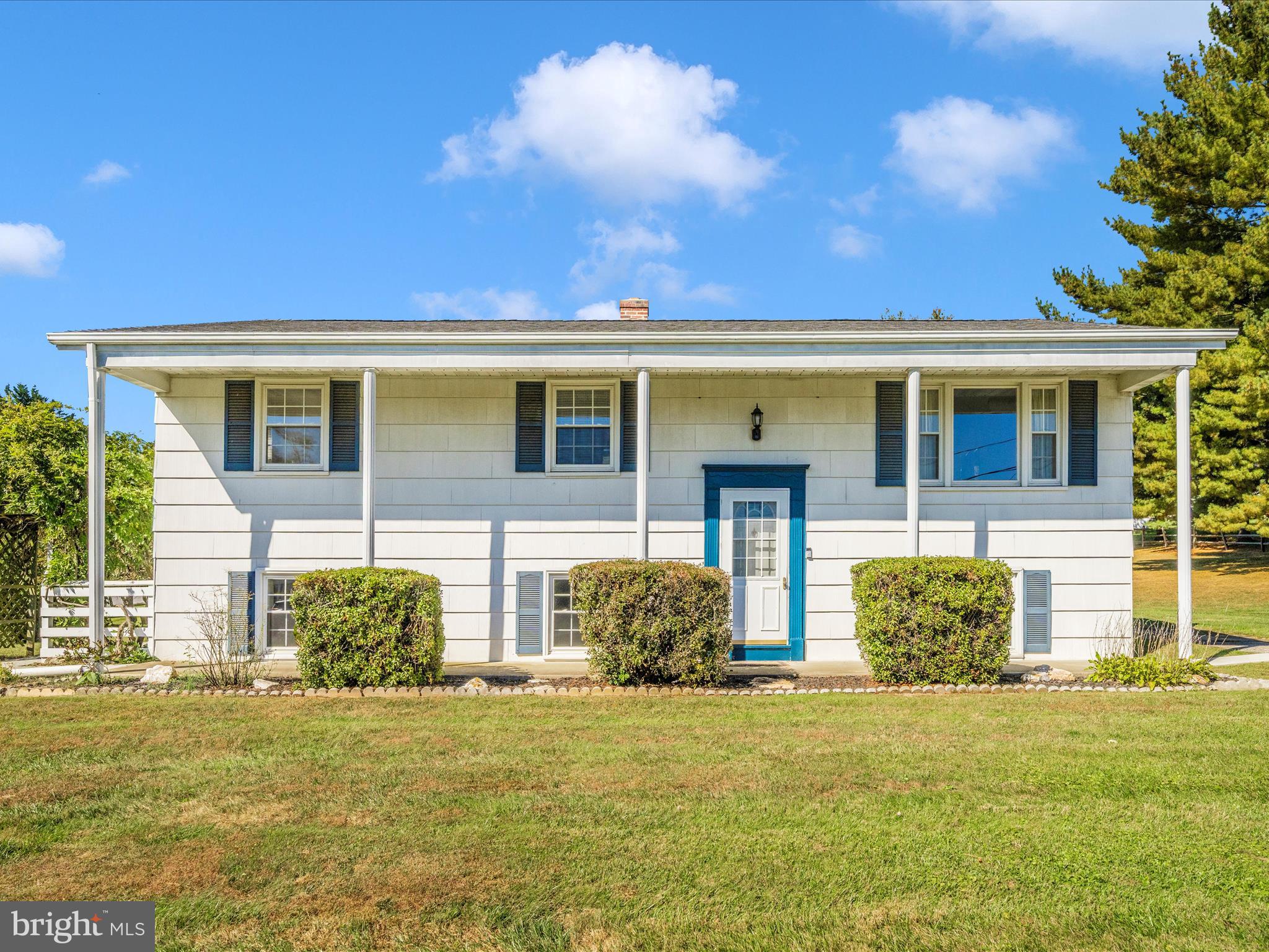 LAWNDALE ACRES - Residential