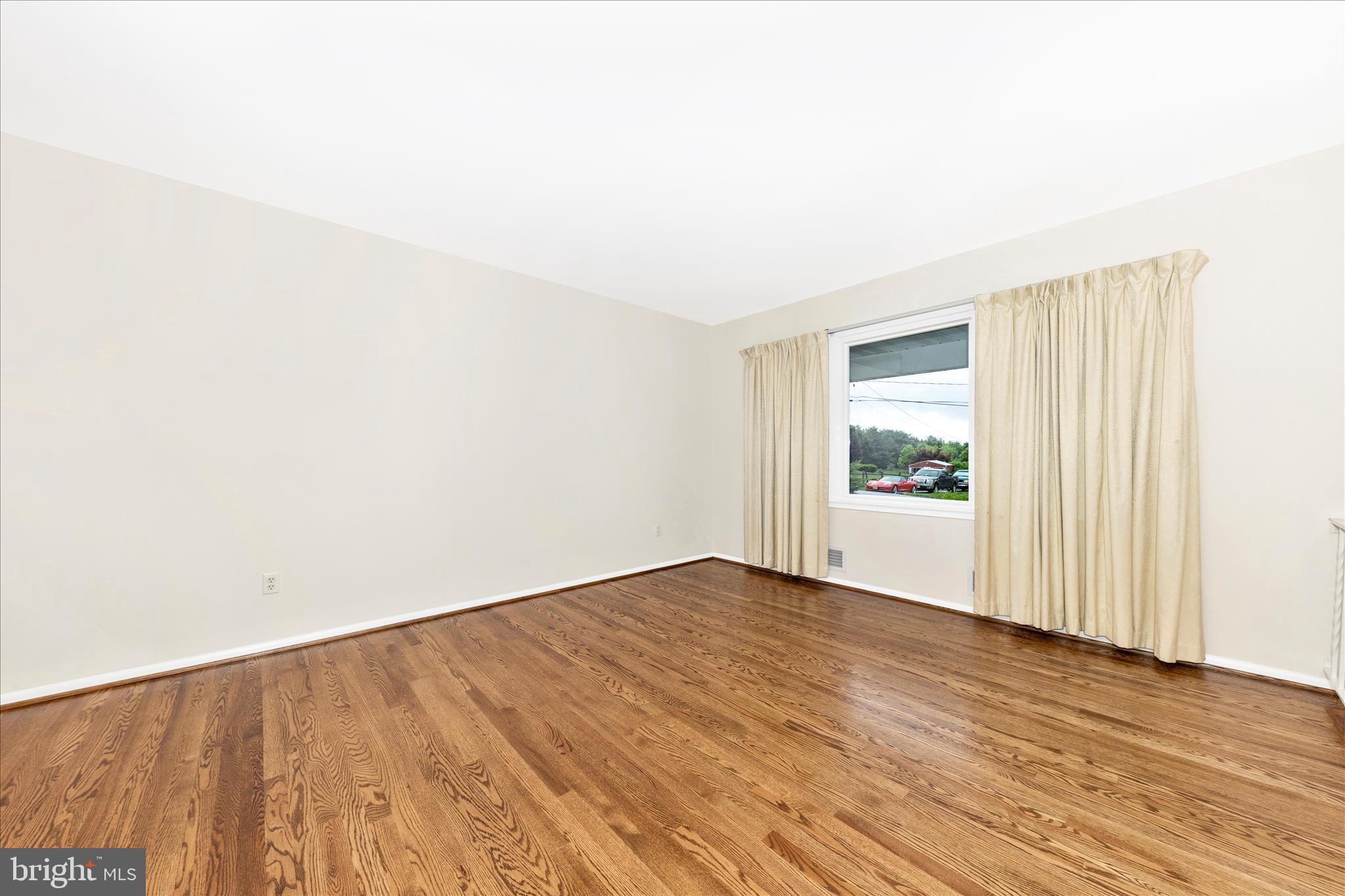 LAWNDALE ACRES - Residential