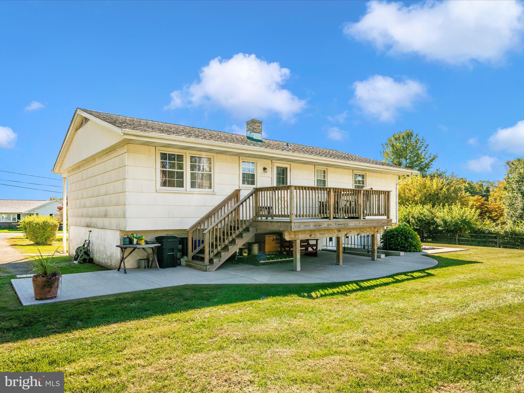 LAWNDALE ACRES - Residential