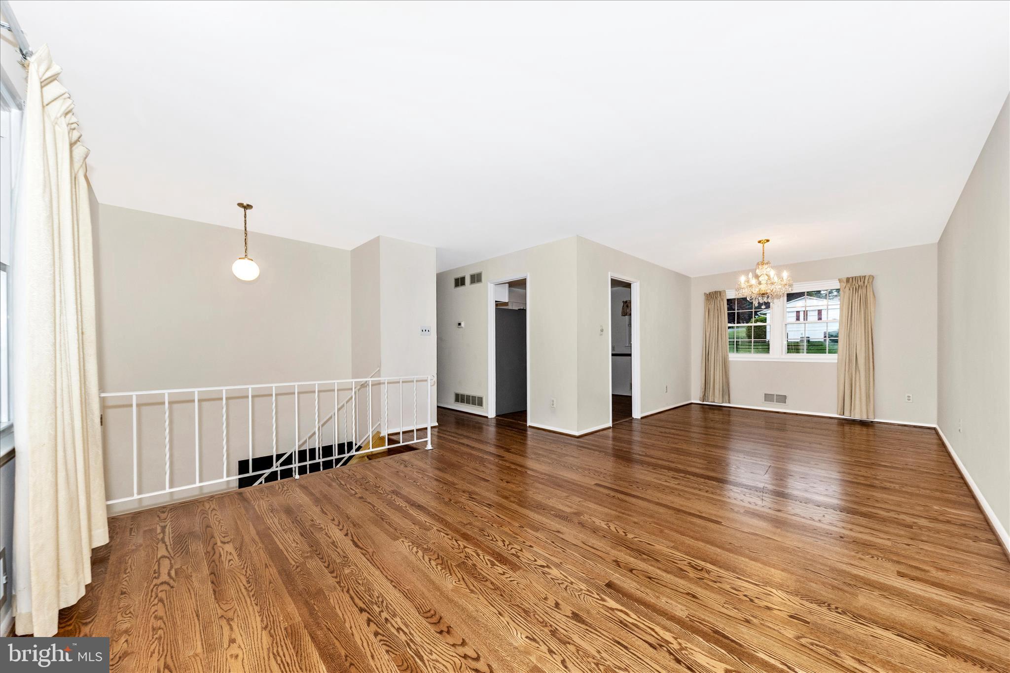 LAWNDALE ACRES - Residential